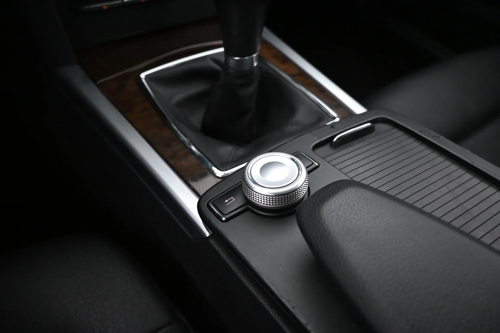 Car Image - 5iGvJ7ivN98qG8GP0Kz0sg