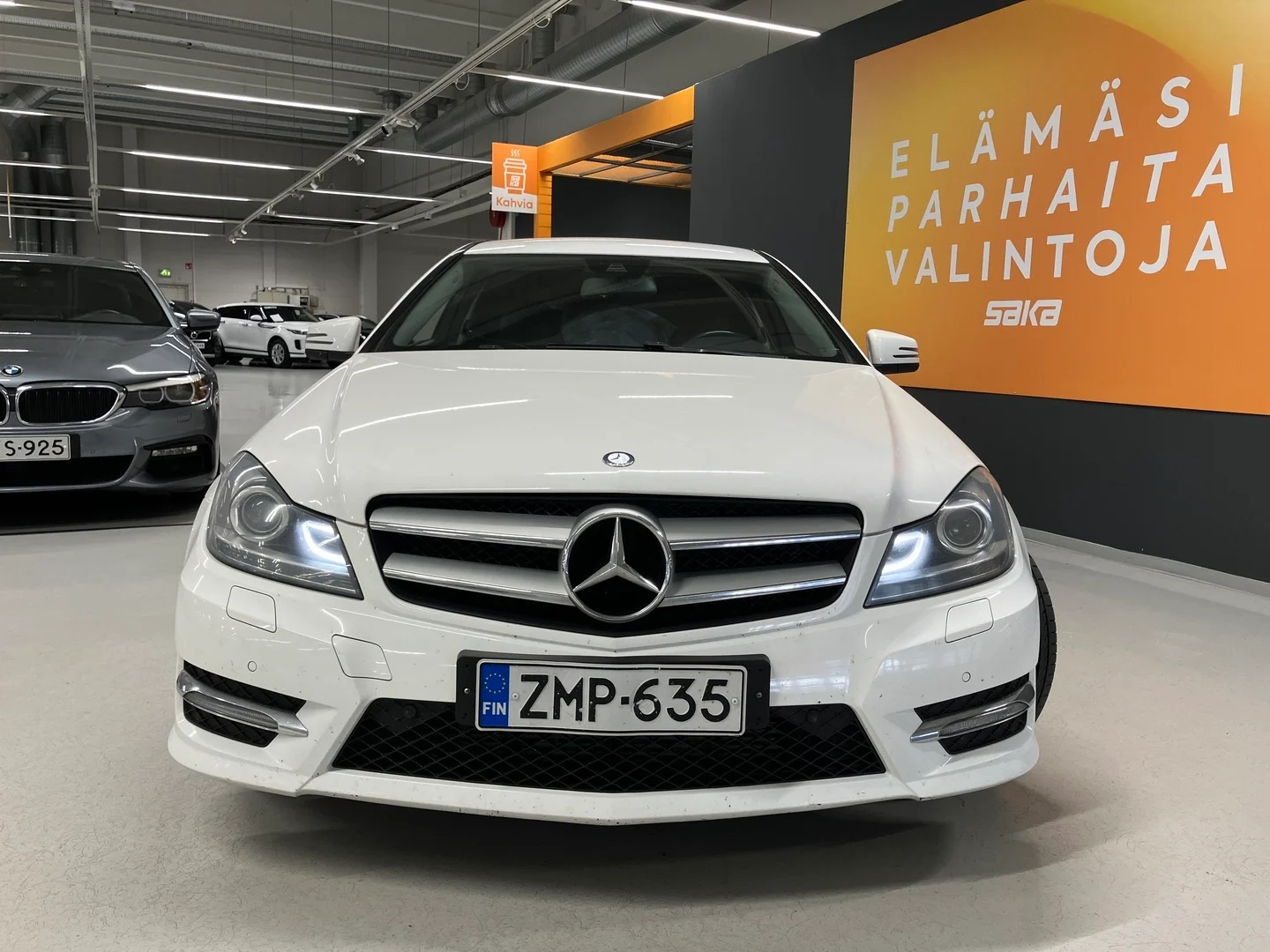 Car Image - EAkPd0qhx4gAwRq6rJtTH