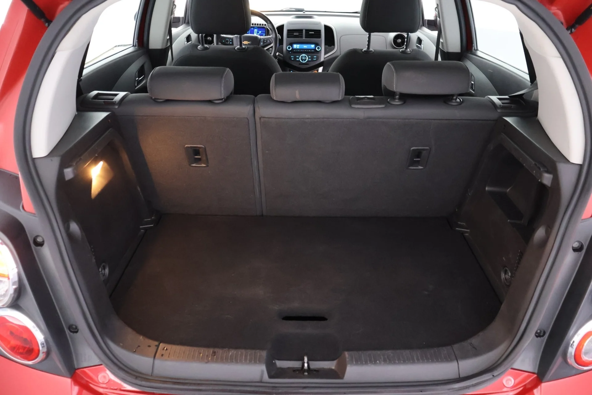 Car Image - VFlVBOvTwGPW4rTpNdj1x