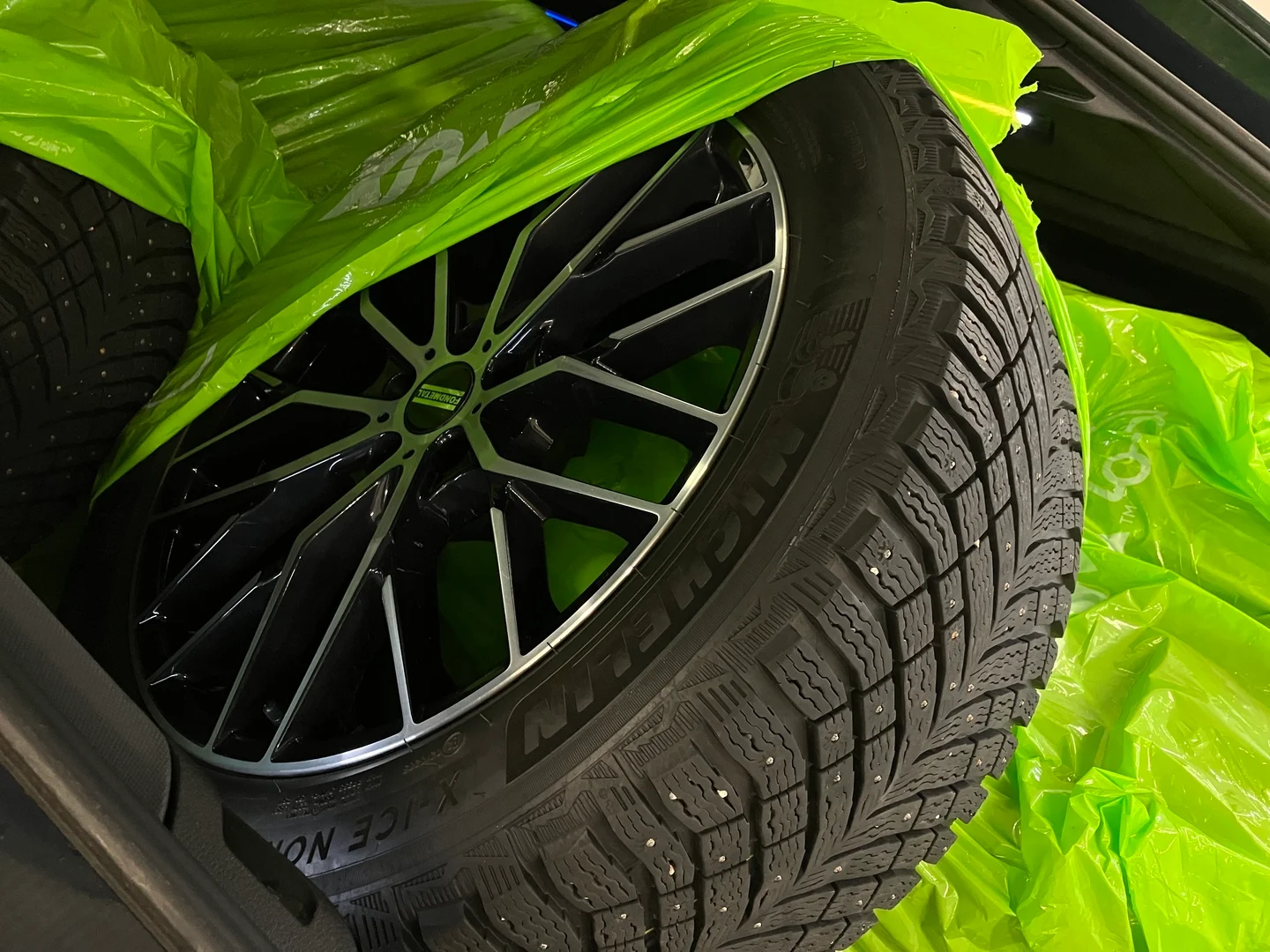 Car Image - 6tw7dnb4rYJiZSke55RCcV