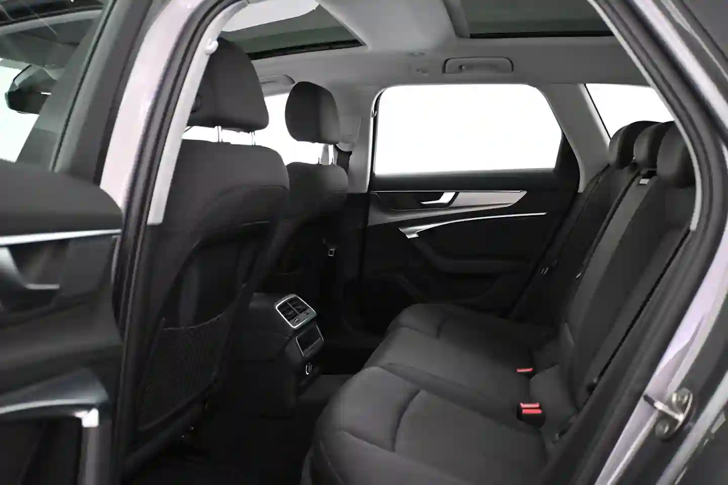 Car Image - 5k6ZUpbKTMxtzFBZfRBz2g