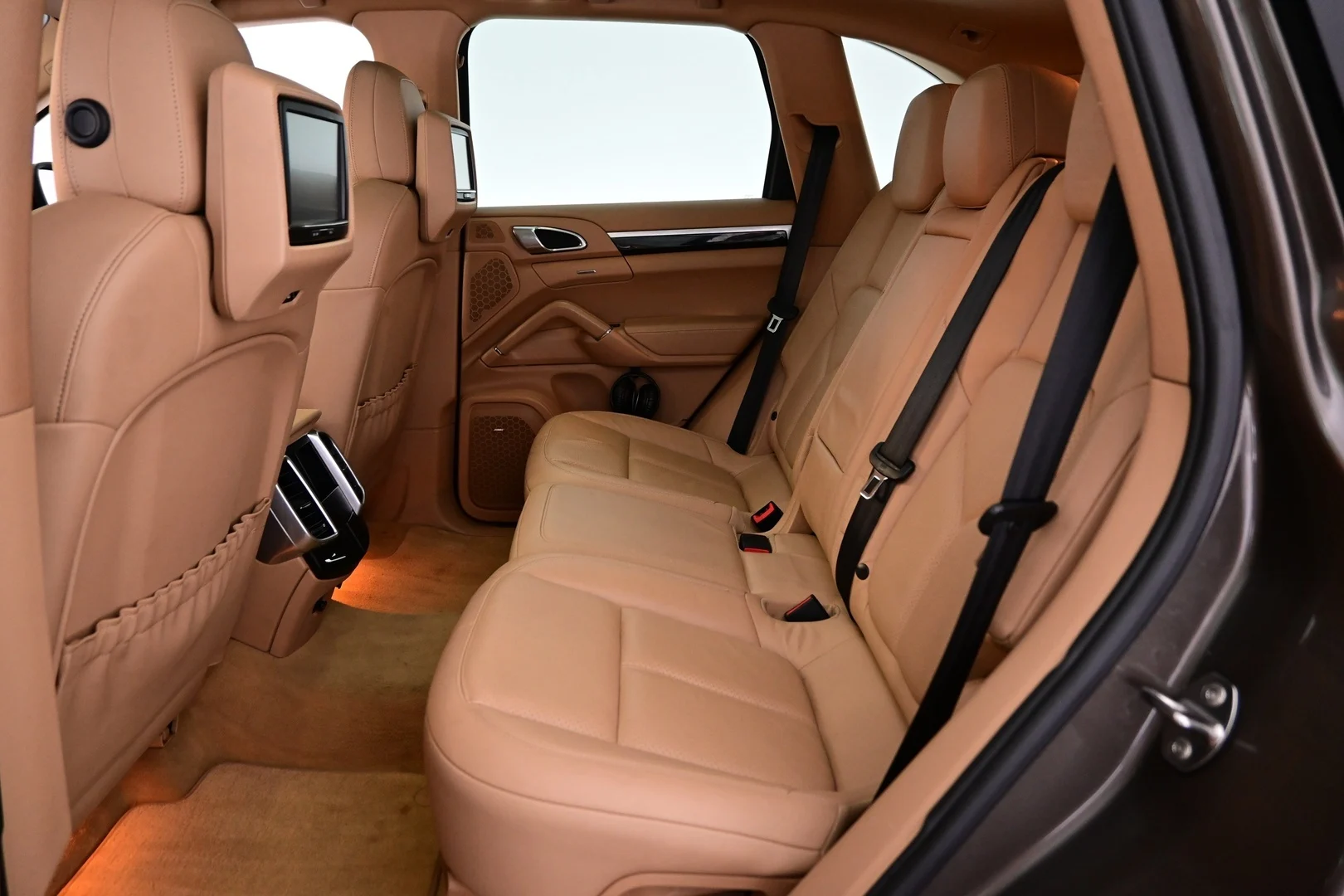 Car Image - 1qlTHlC984yTLIhuWF6bIl