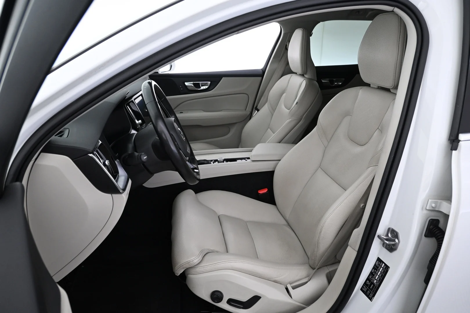 Car Image - 2k0FRgRWIUHUrpMH8j56Mm