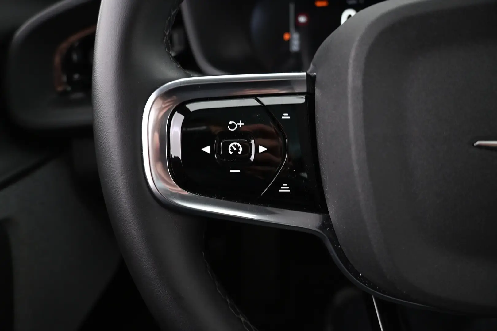 Car Image - 4HduEv3ukAXww3Qkd2JaaC