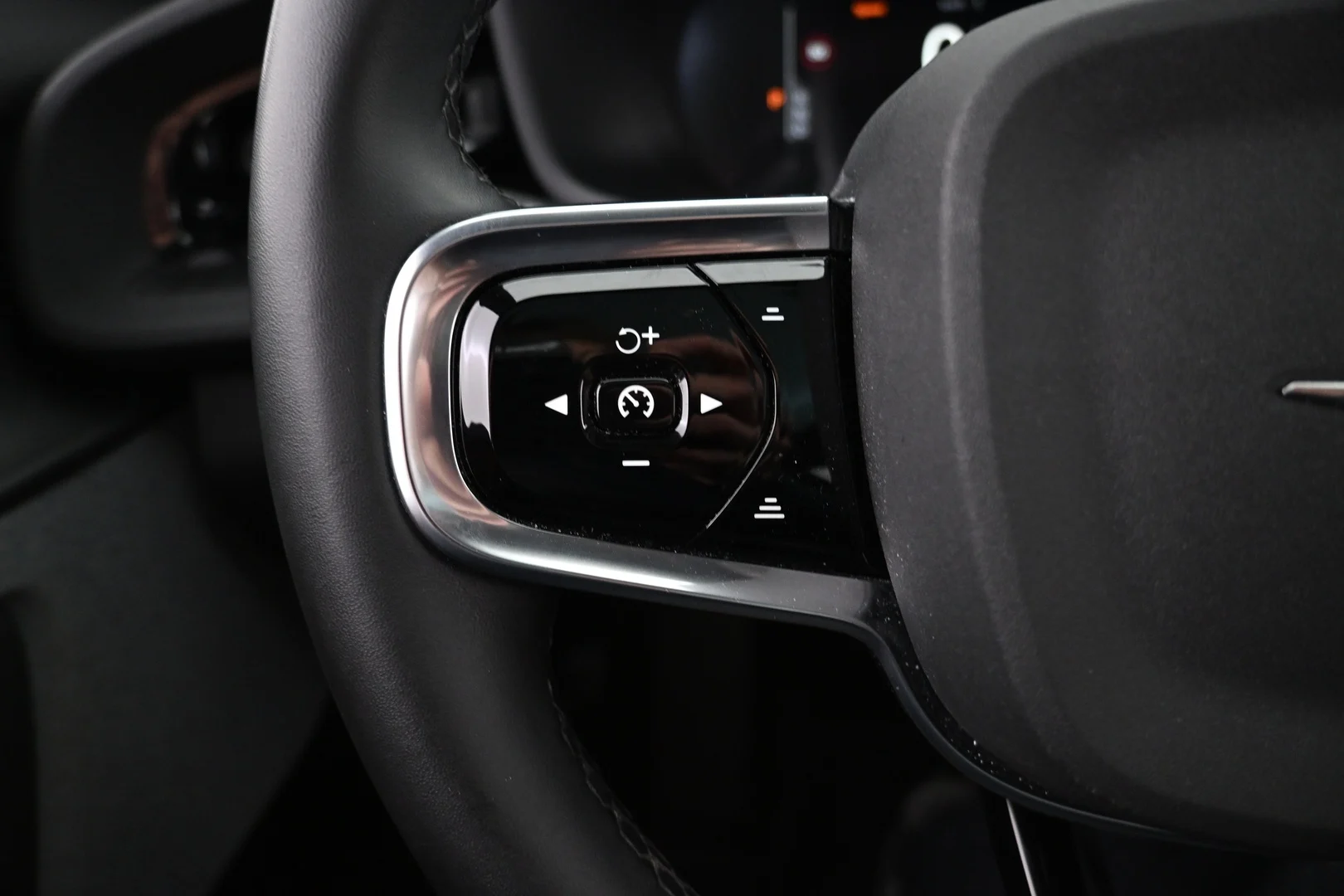 Car Image - 4HduEv3ukAXww3Qkd2JaaC