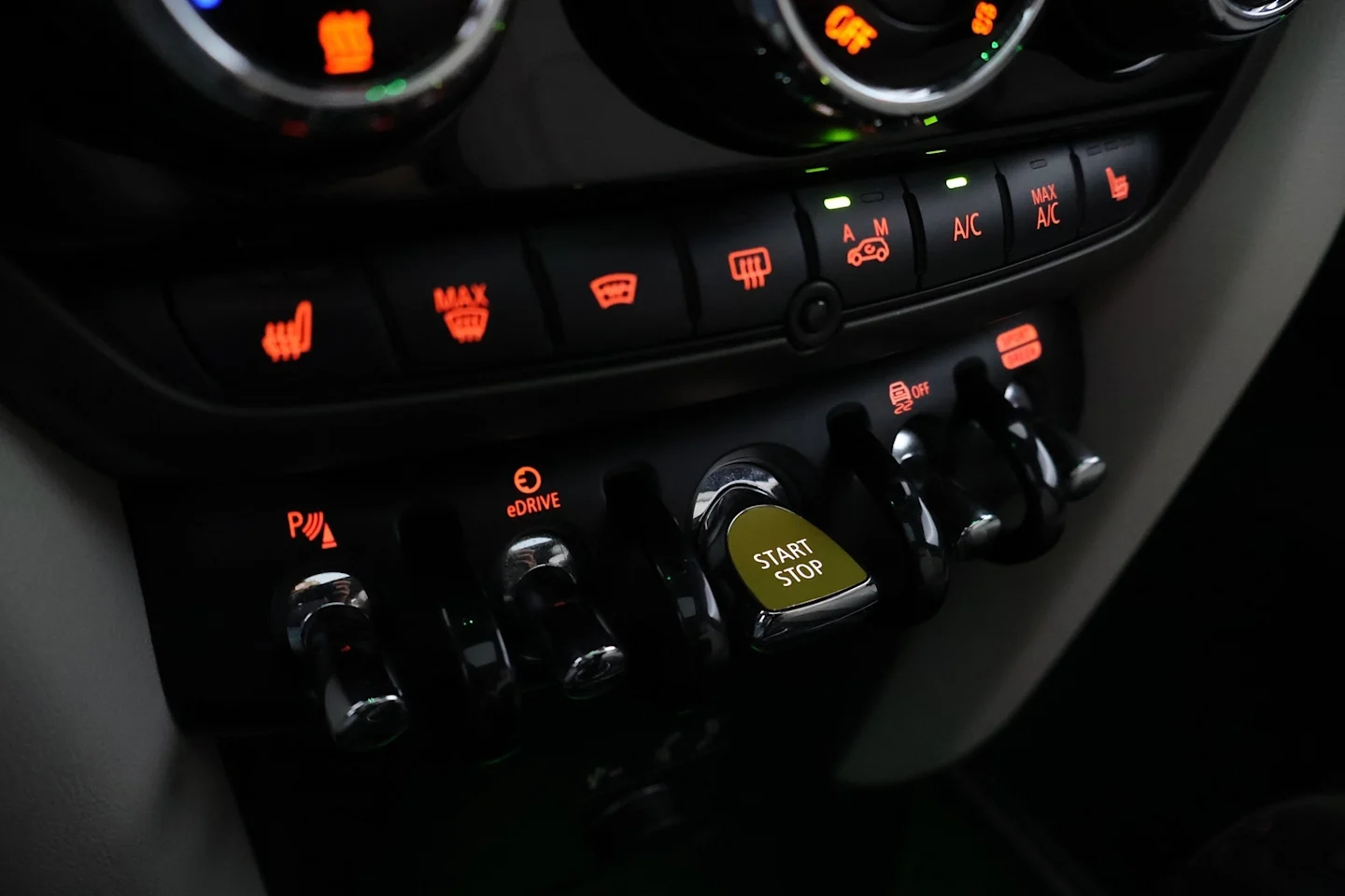 Car Image - 6da26LLYS5MV2oKUA1M9aV