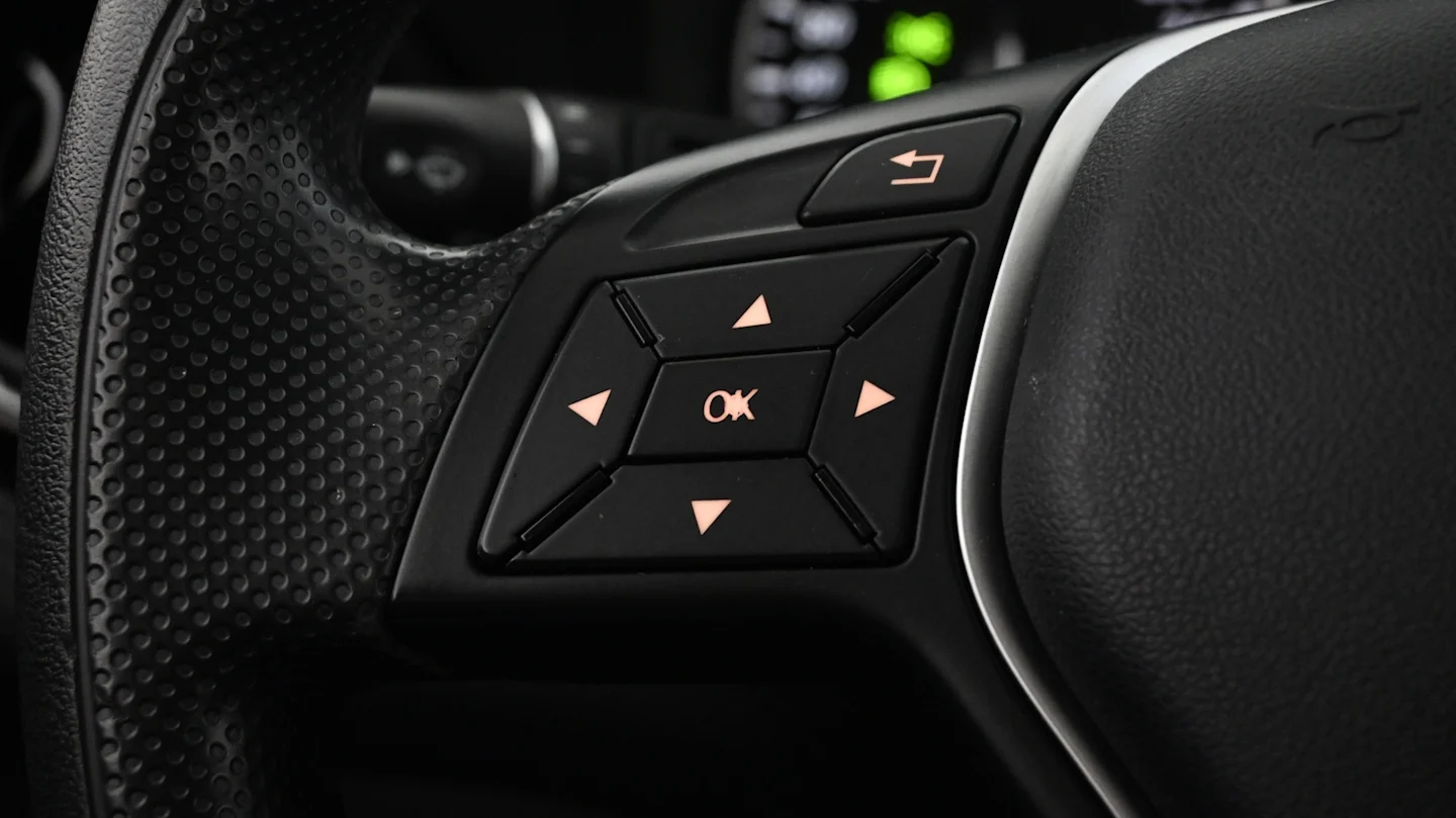 Car Image - 13DKLBfdGVJIjKouFkIudj