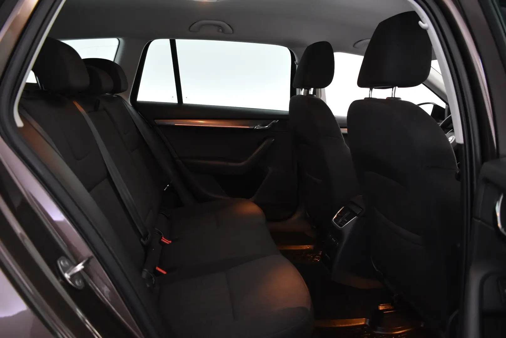 Car Image - 1ll8sL7zBdllNXtlfvDOSF