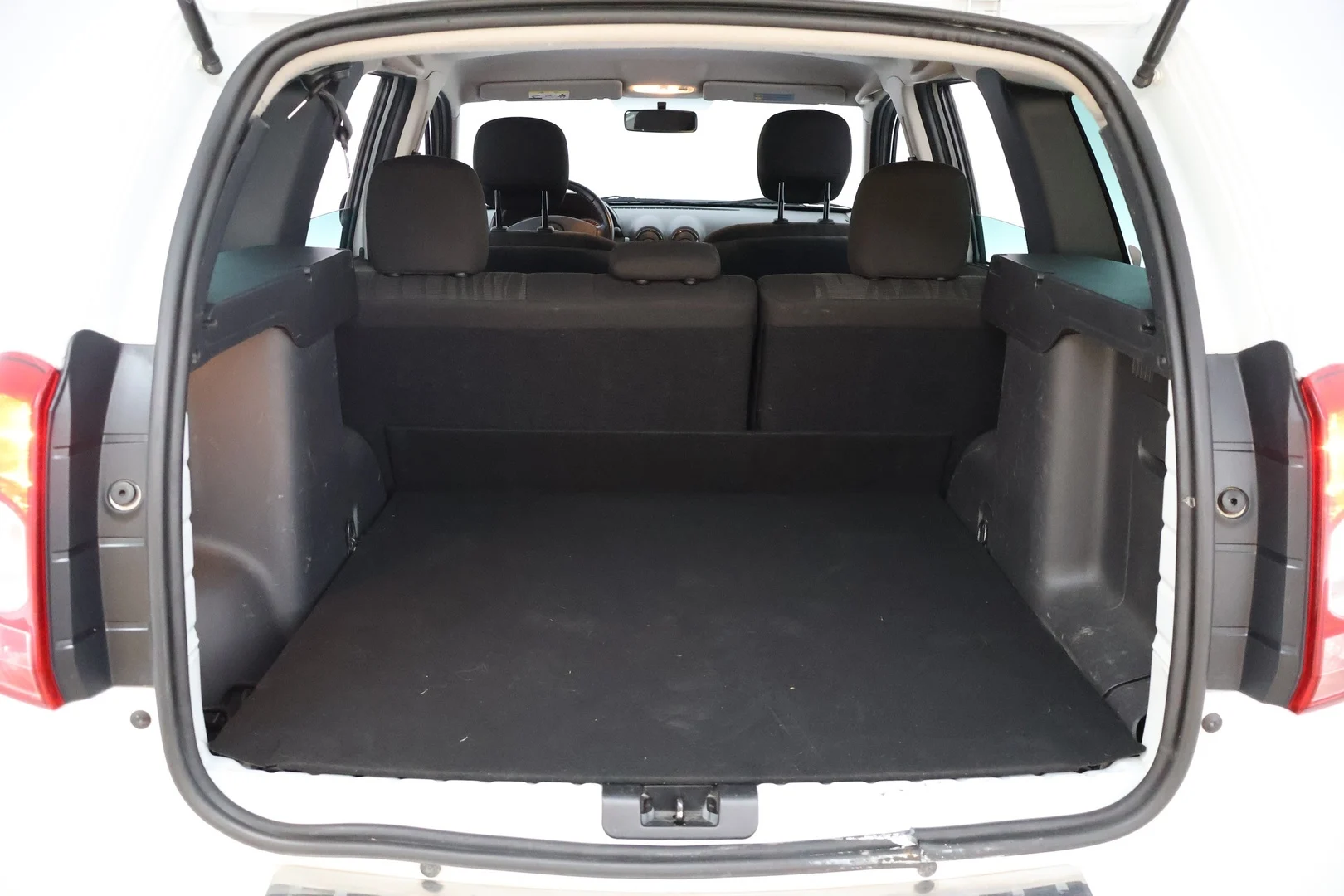 Car Image - CnXe0pq6DG8DyMIPfkCna
