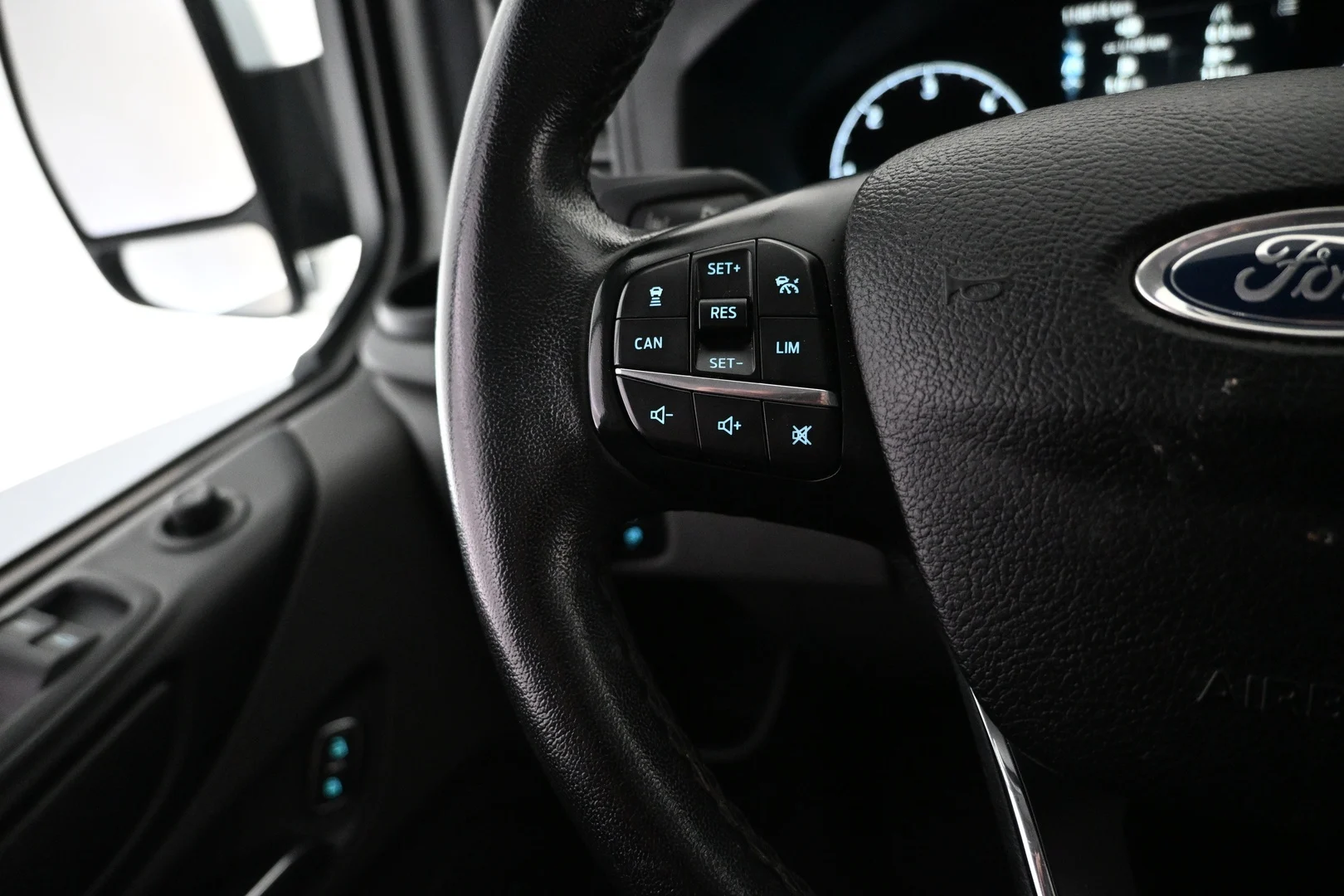 Car Image - 3giTBgWflIJ4Bz04cejvxQ