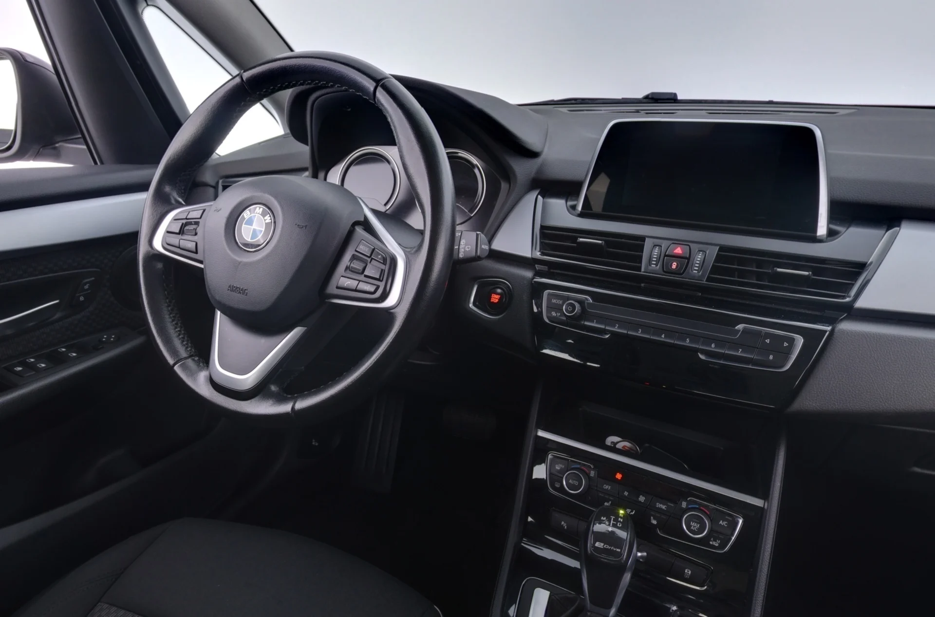 Car Image - 1C8LXoKYJU59HceSg4y7s0