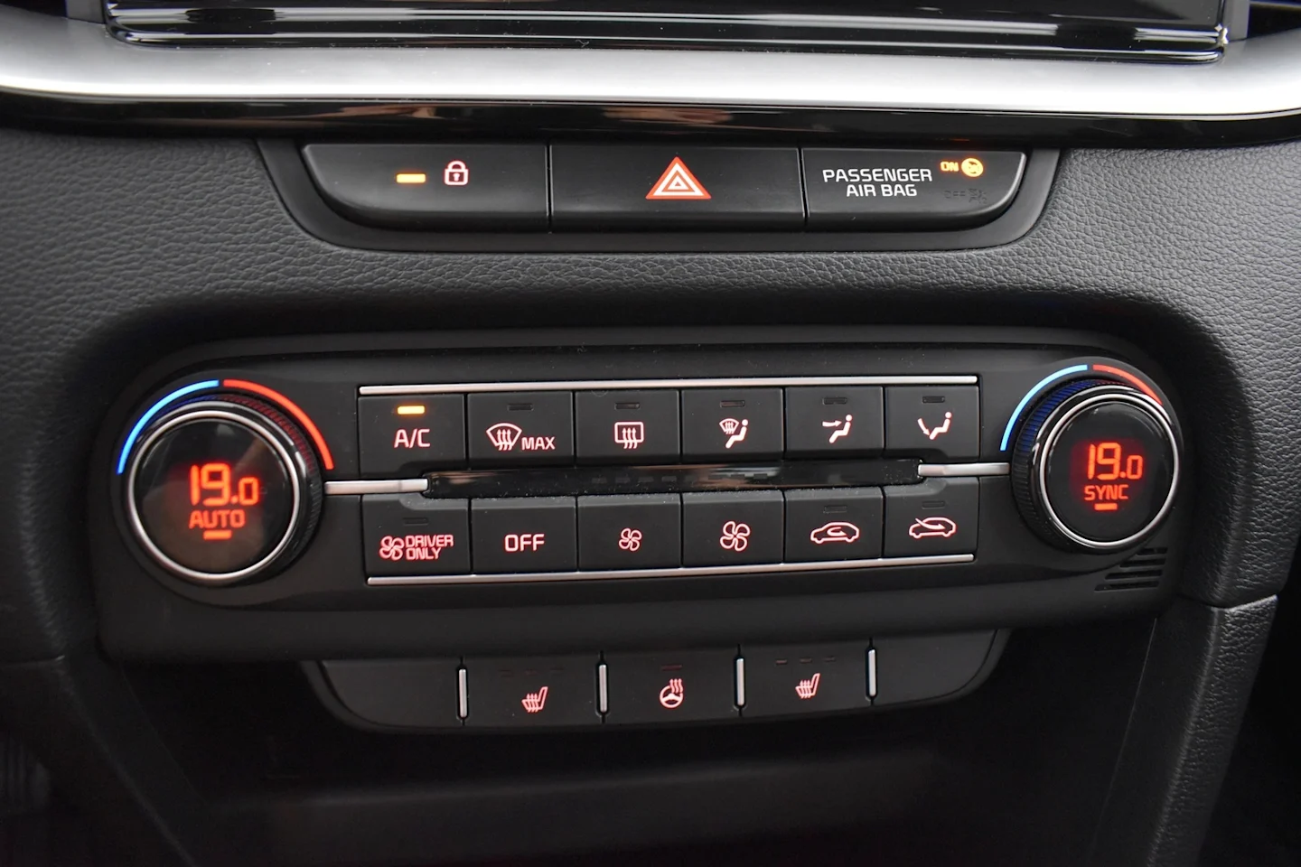 Car Image - 2v2oRc6nPDCYRqmmhJUWo8