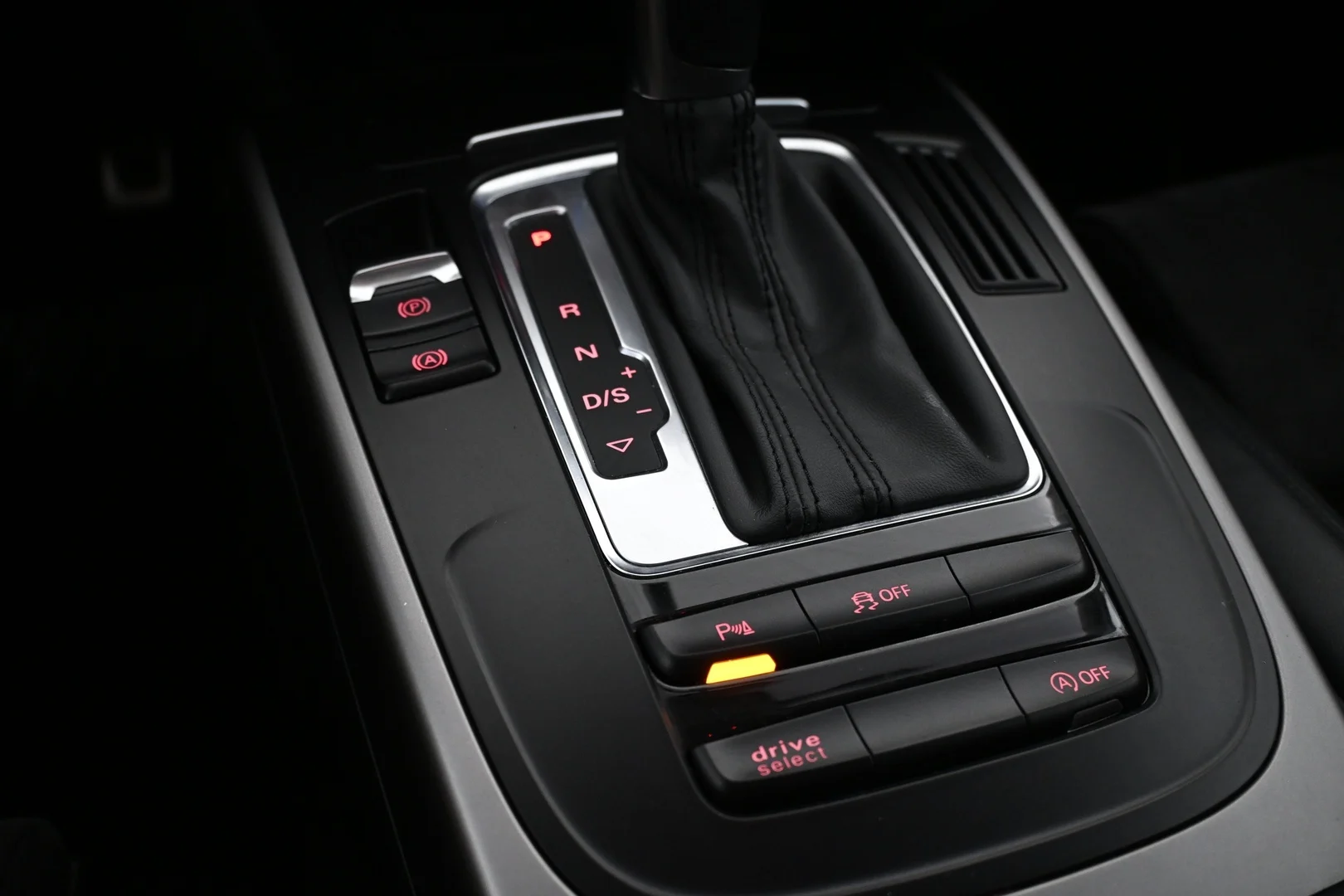 Car Image - 1I4Q5ZaAi8uC6C27sGRU5C