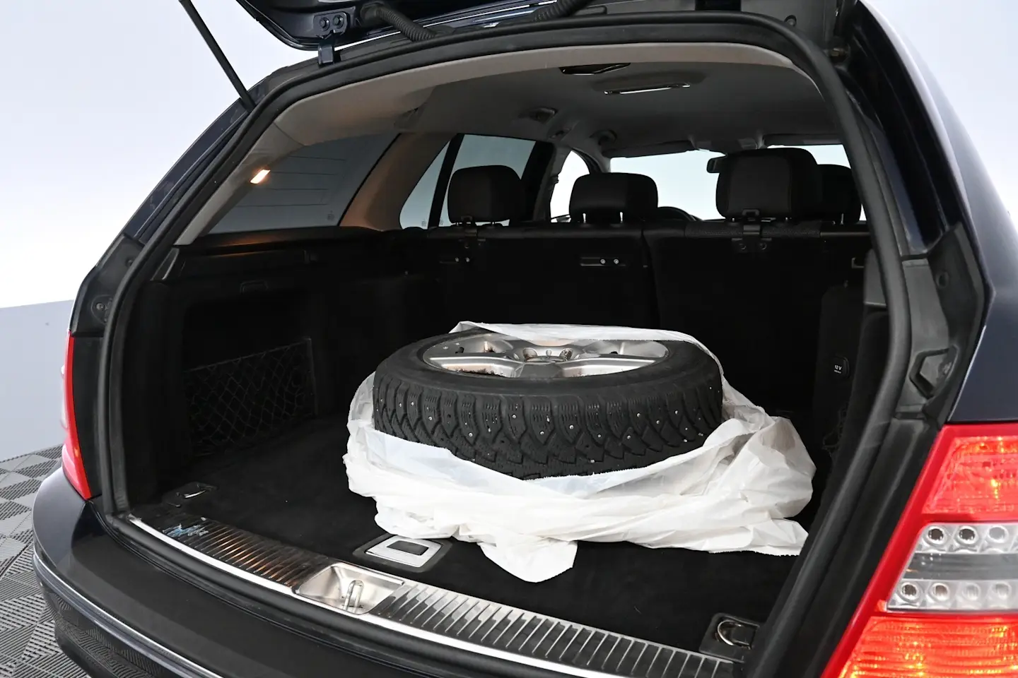 Car Image - 6fStvv0a9JeRErdvk8hUQ6