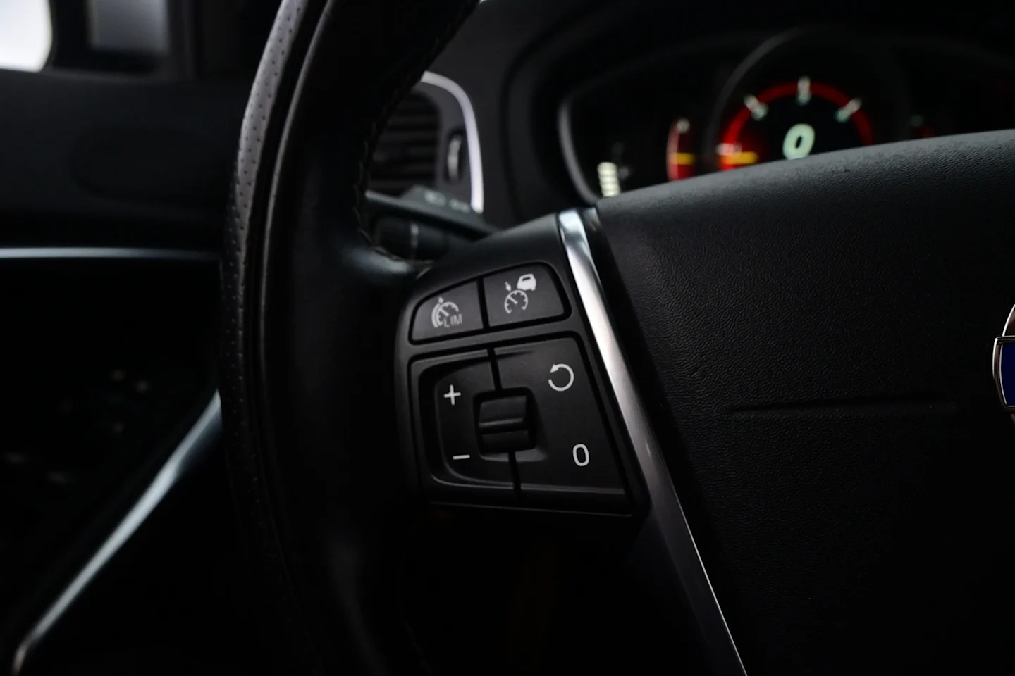 Car Image - vMoqGlXIboTZZpvarE9a3