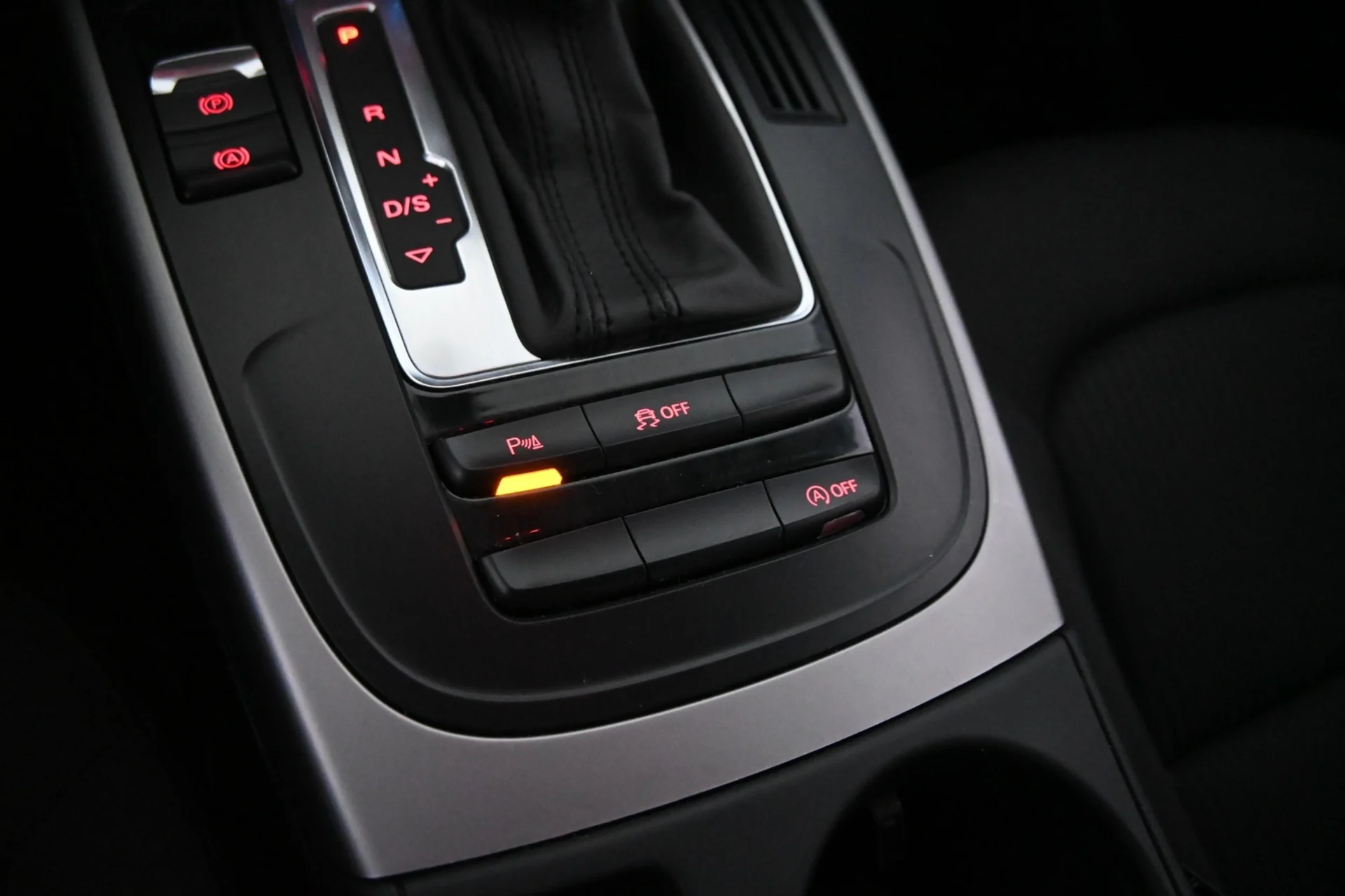 Car Image - 3QBGvw8PVBQq7HvKaqLOzv