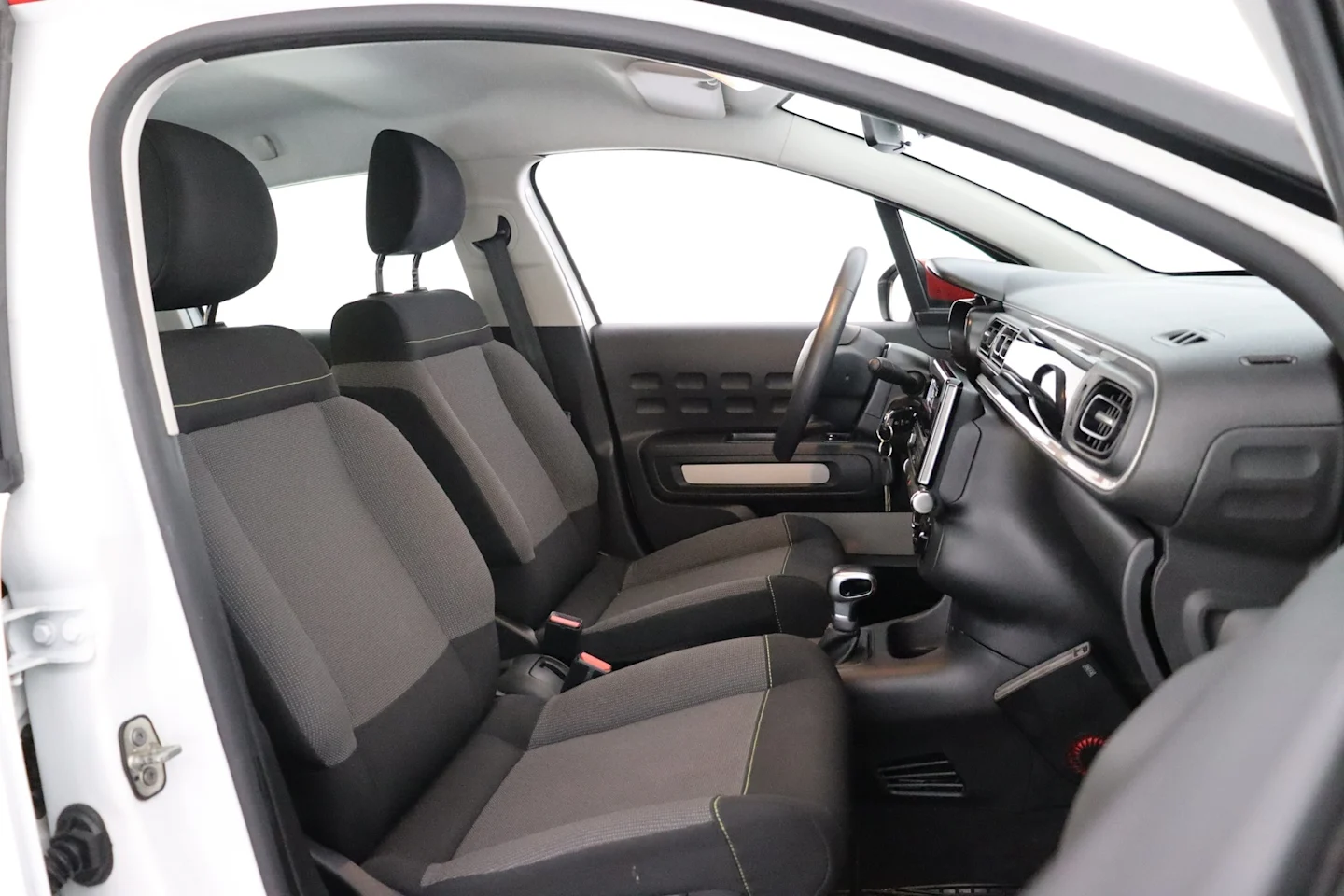 Car Image - 1THzRpAftzVN0XVkCdroby