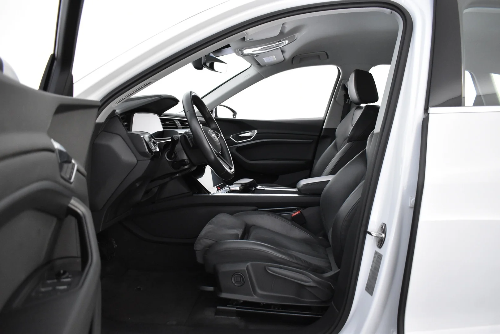Car Image - 1JfsIEGSVWc74AAxnOY45c