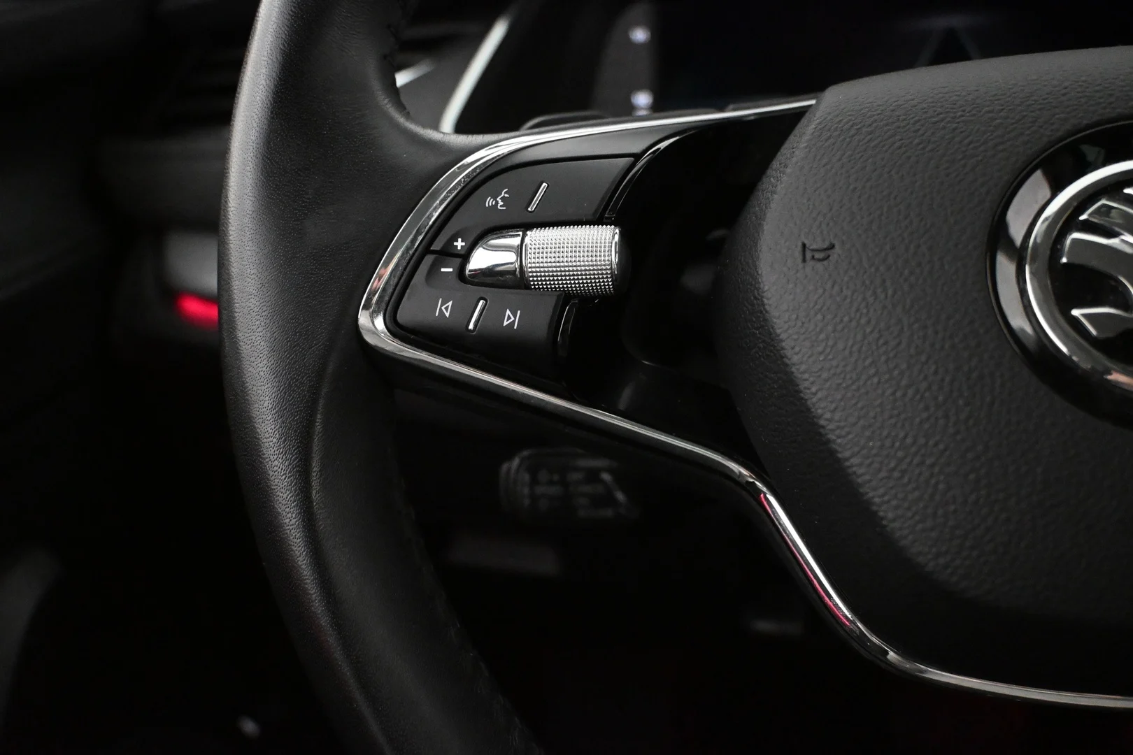 Car Image - 3quGSsFFB9dXdDe9BsKdcb