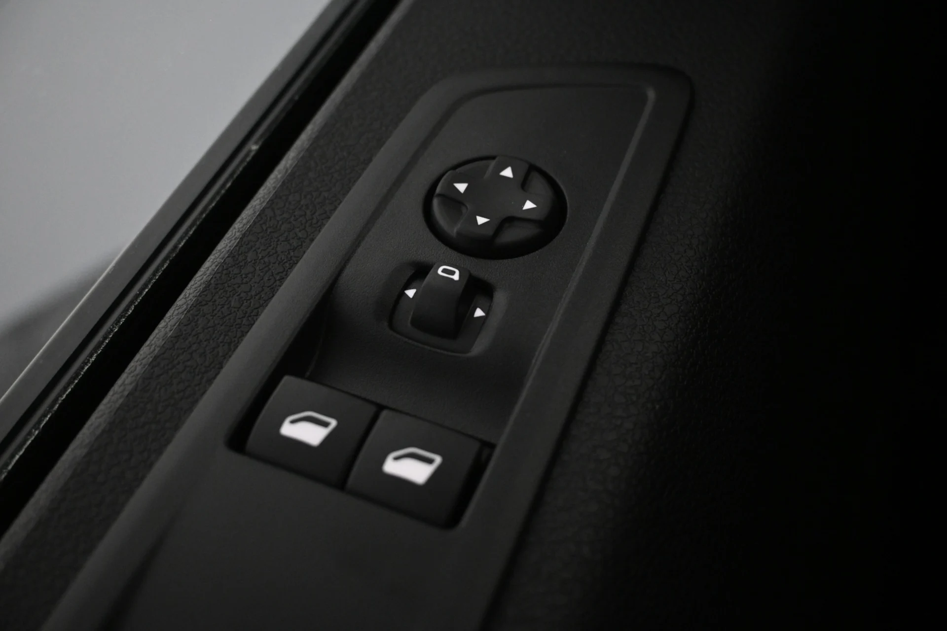 Car Image - 15fYWIucrC8564XunCkOSt