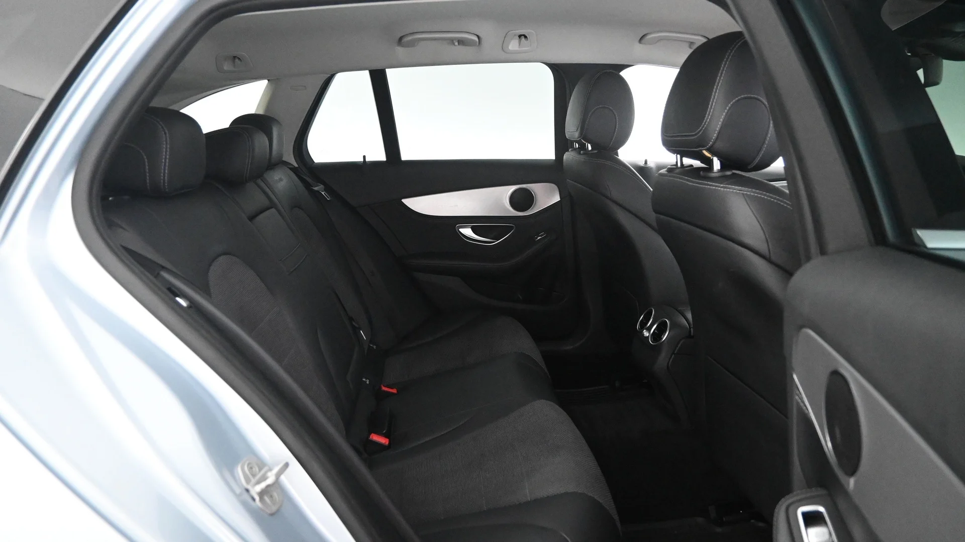 Car Image - r3QhBQEK4Hk5OzFj0t03u