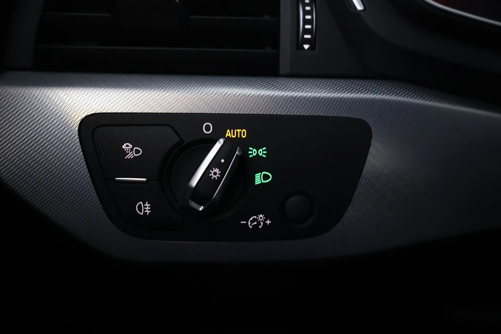 Car Image - 3toIJLO2A6w9PzhlpttVzL