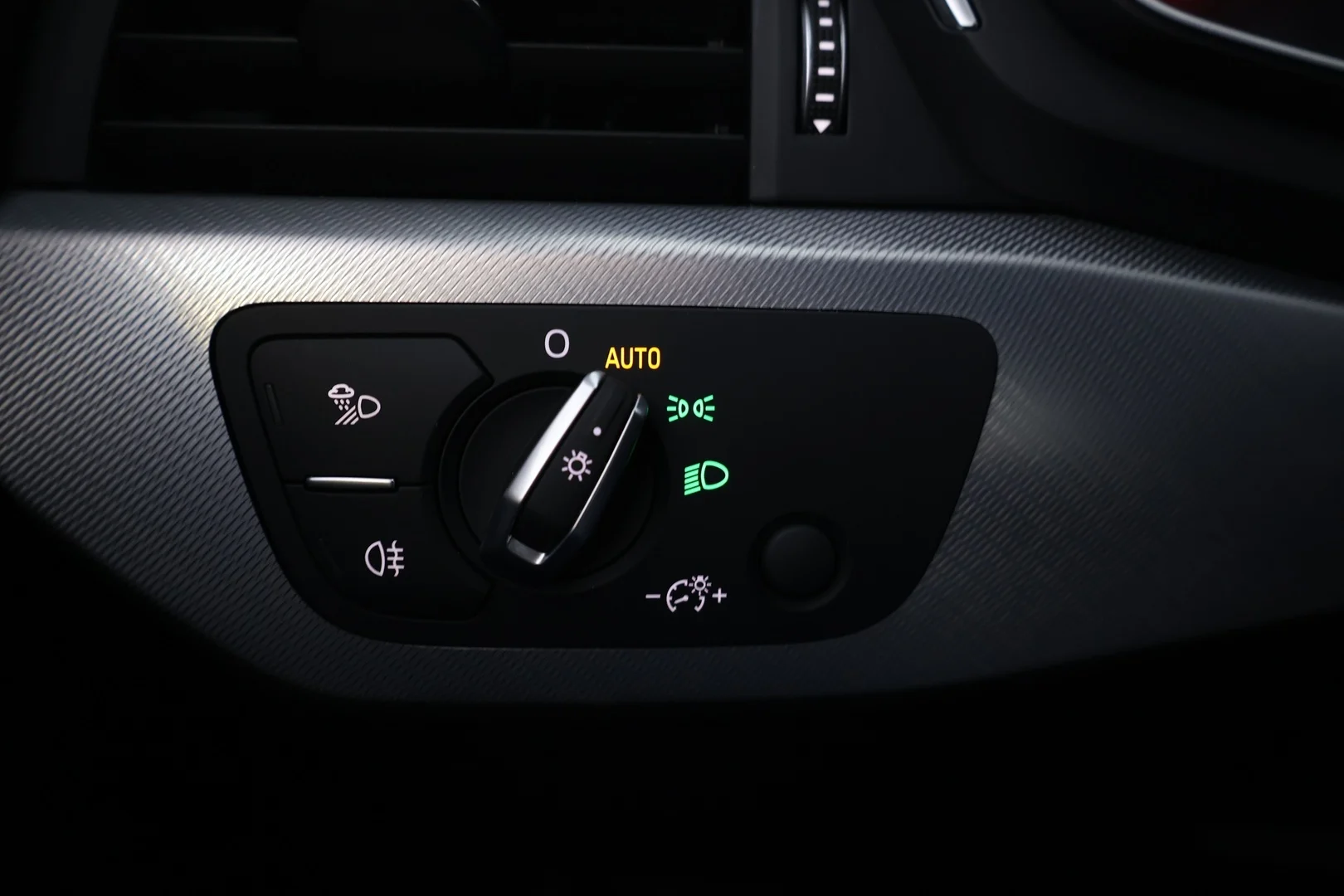 Car Image - 3toIJLO2A6w9PzhlpttVzL