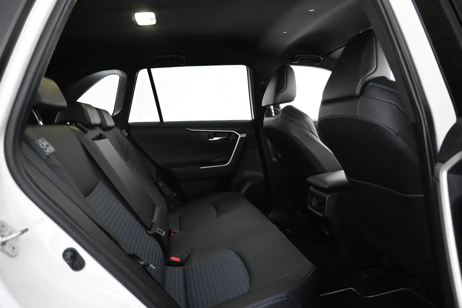 Car Image - 5rki8gMukpOOveBlMHOIK0