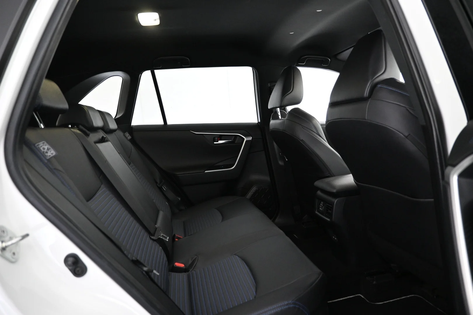 Car Image - 5rki8gMukpOOveBlMHOIK0