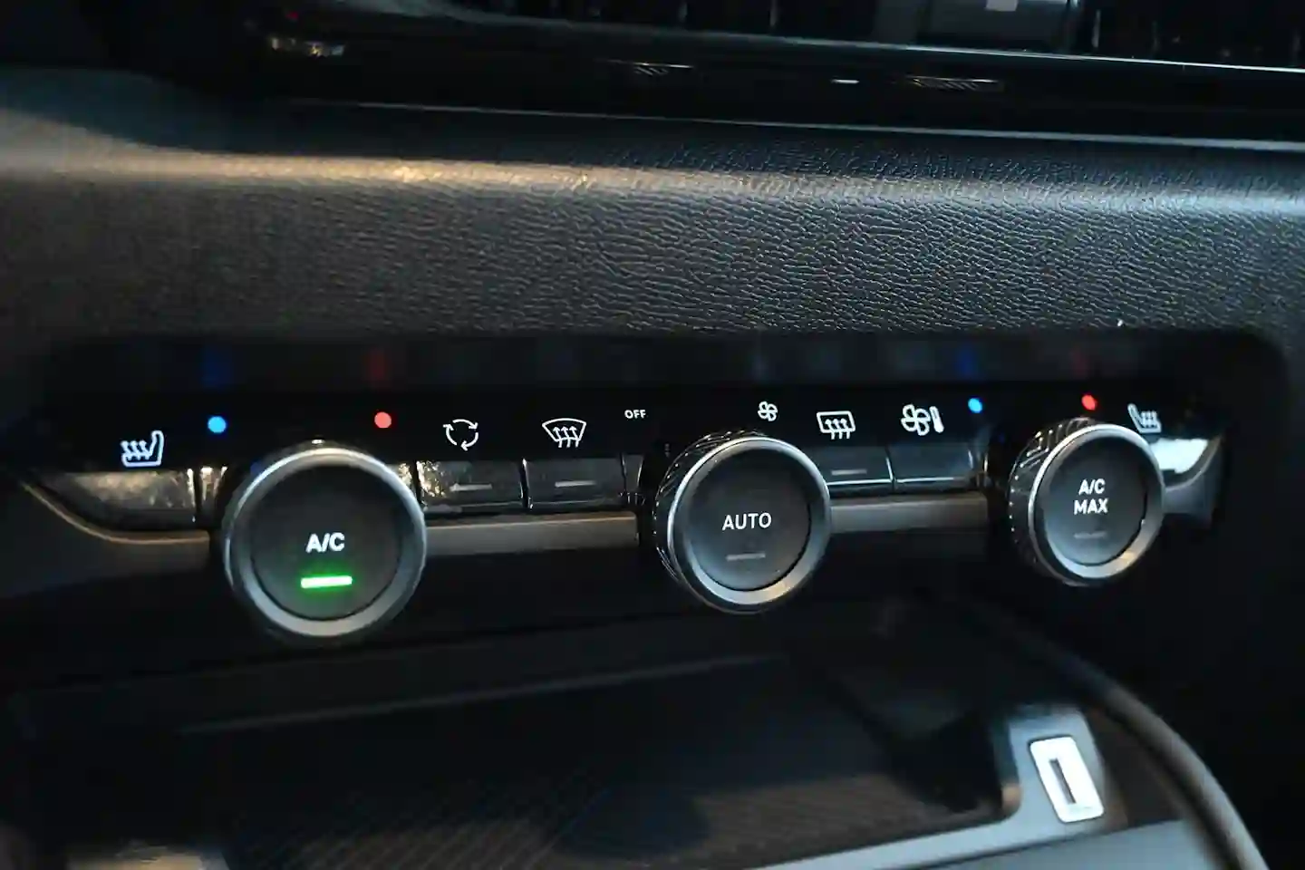 Car Image - 6yZKIKkb0eKhZVjoGconxX