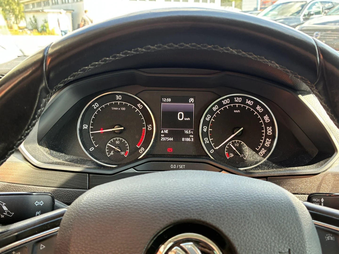 Car Image - 4qRZ4D4Fl34h0bONqyzTJV