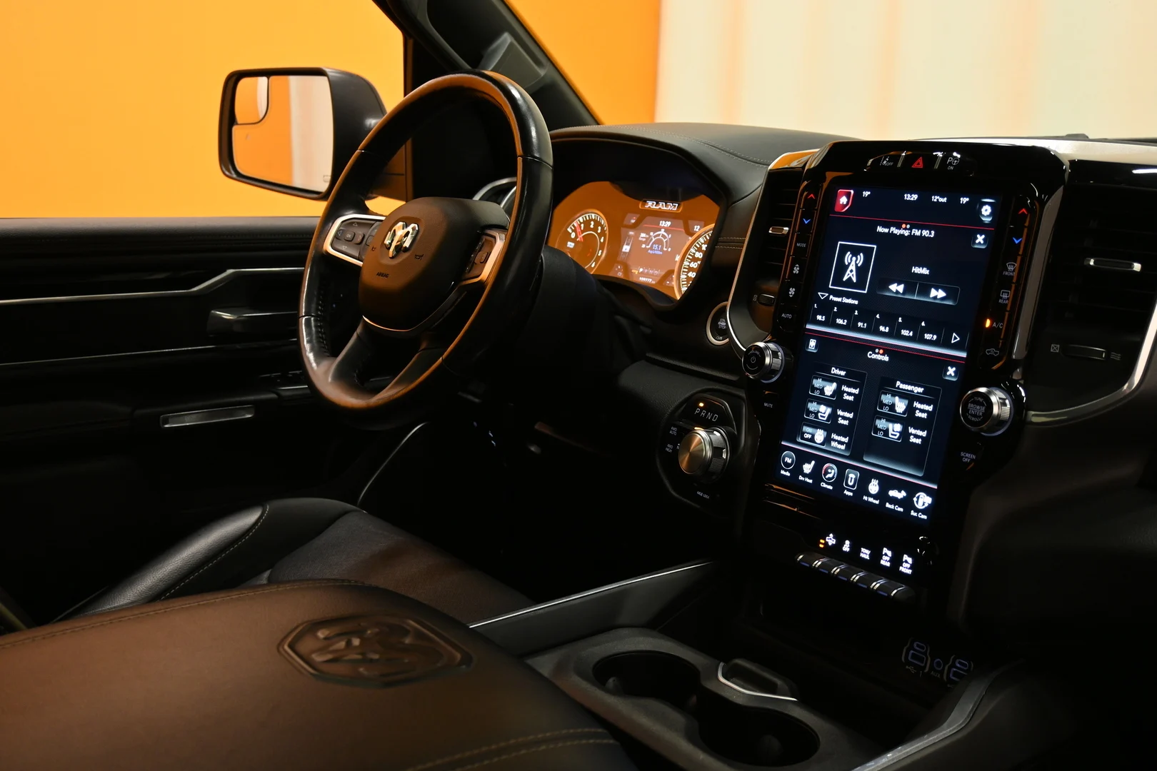 Car Image - 1OVyzZz8Xc3UYFuLOv9lps