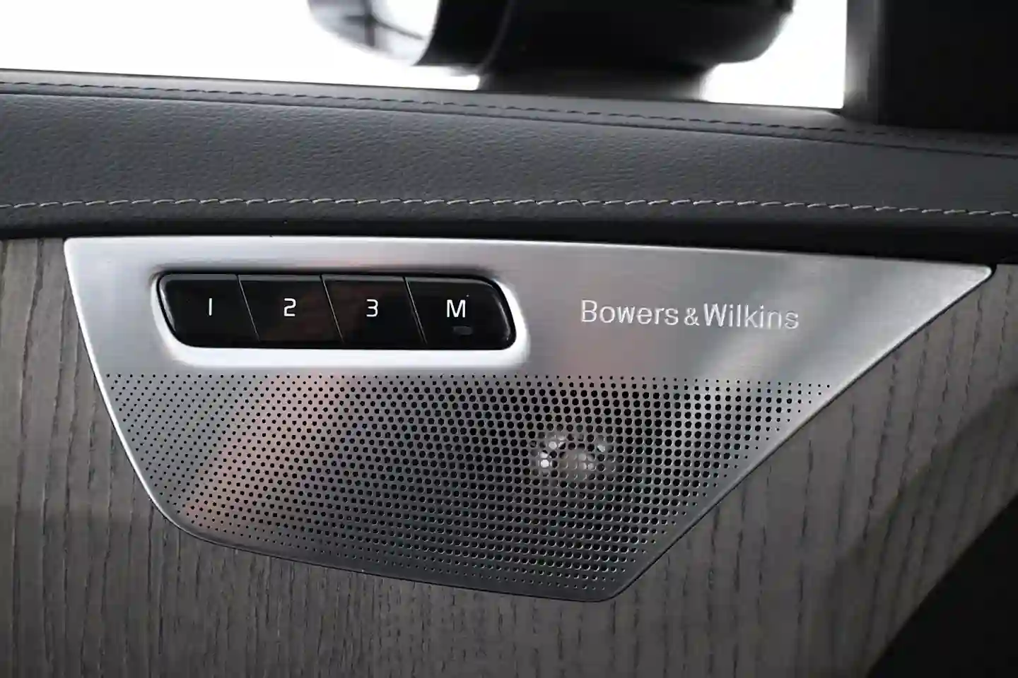 Car Image - 4ZqDTRsvlGS4CrOULpnCnd
