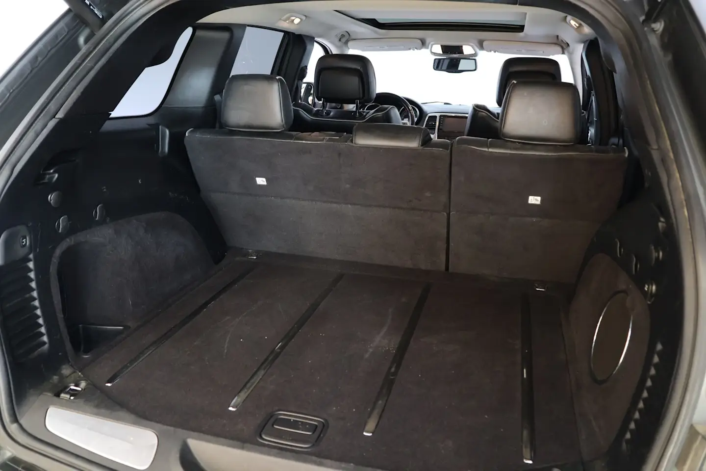 Car Image - 1MnMRlhWkbDMIVkj03IXFf