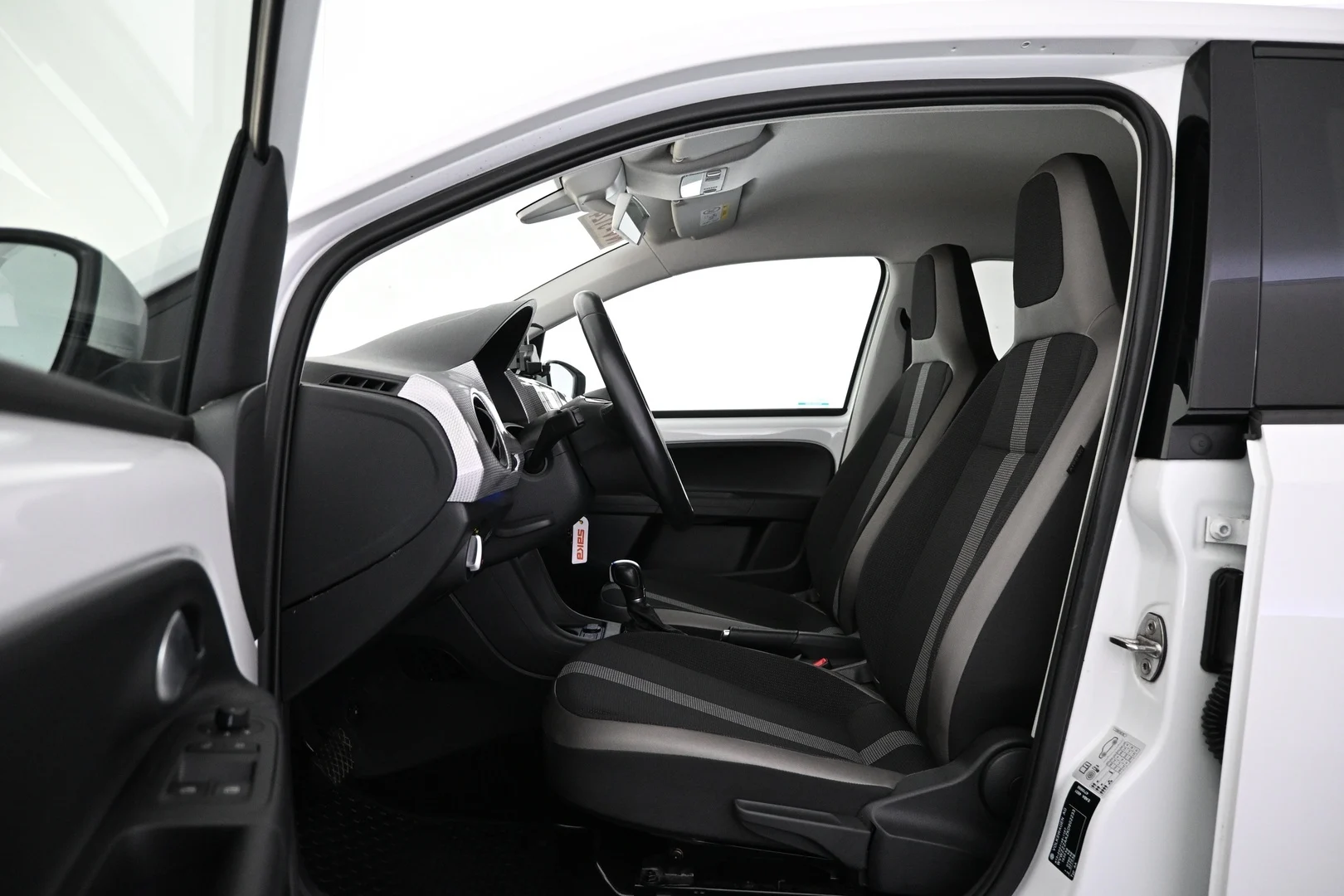 Car Image - 7wayDh6kTkpw9RPH8jUhjM