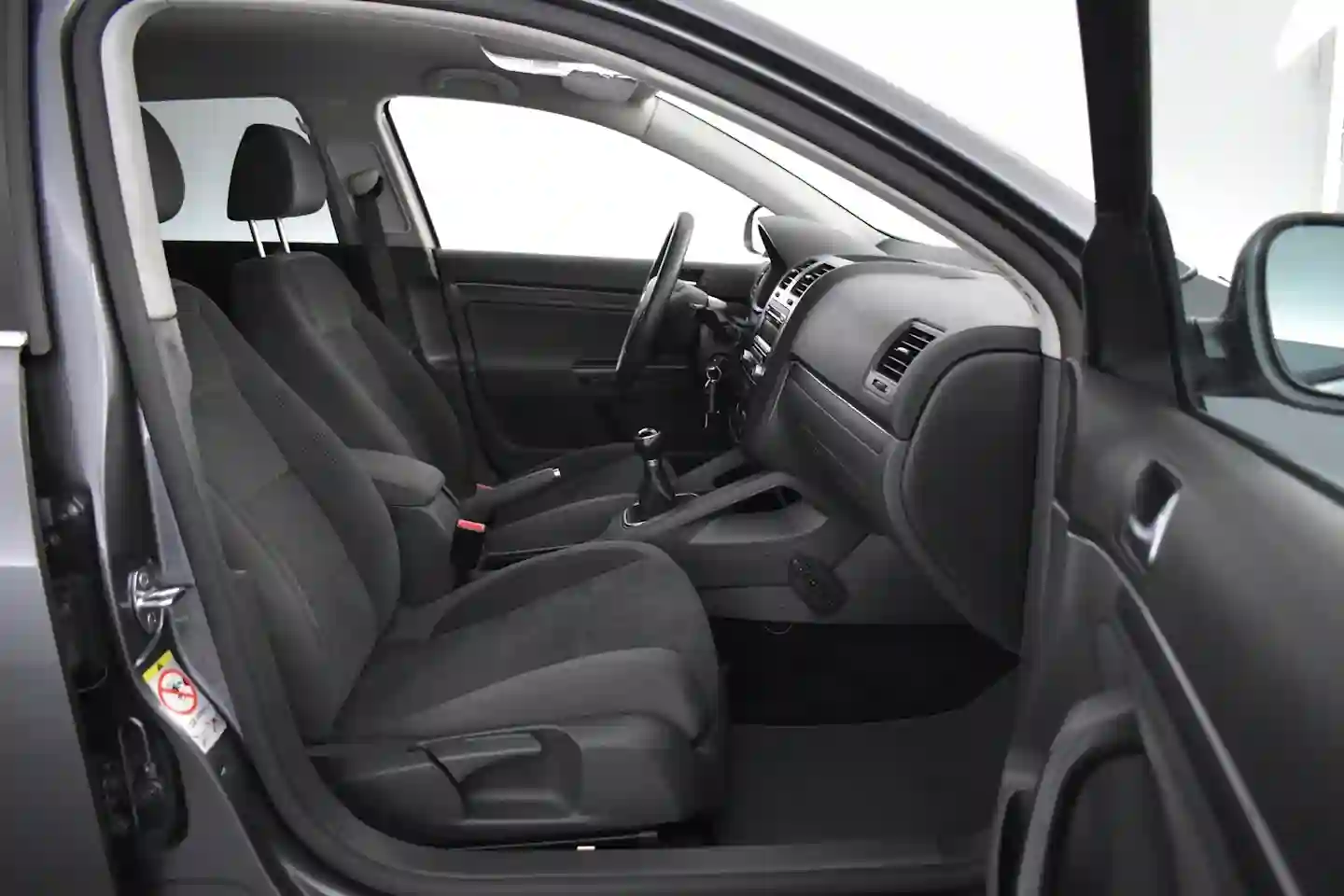 Car Image - 5GppVSubvnVs4aZrHH8oMN