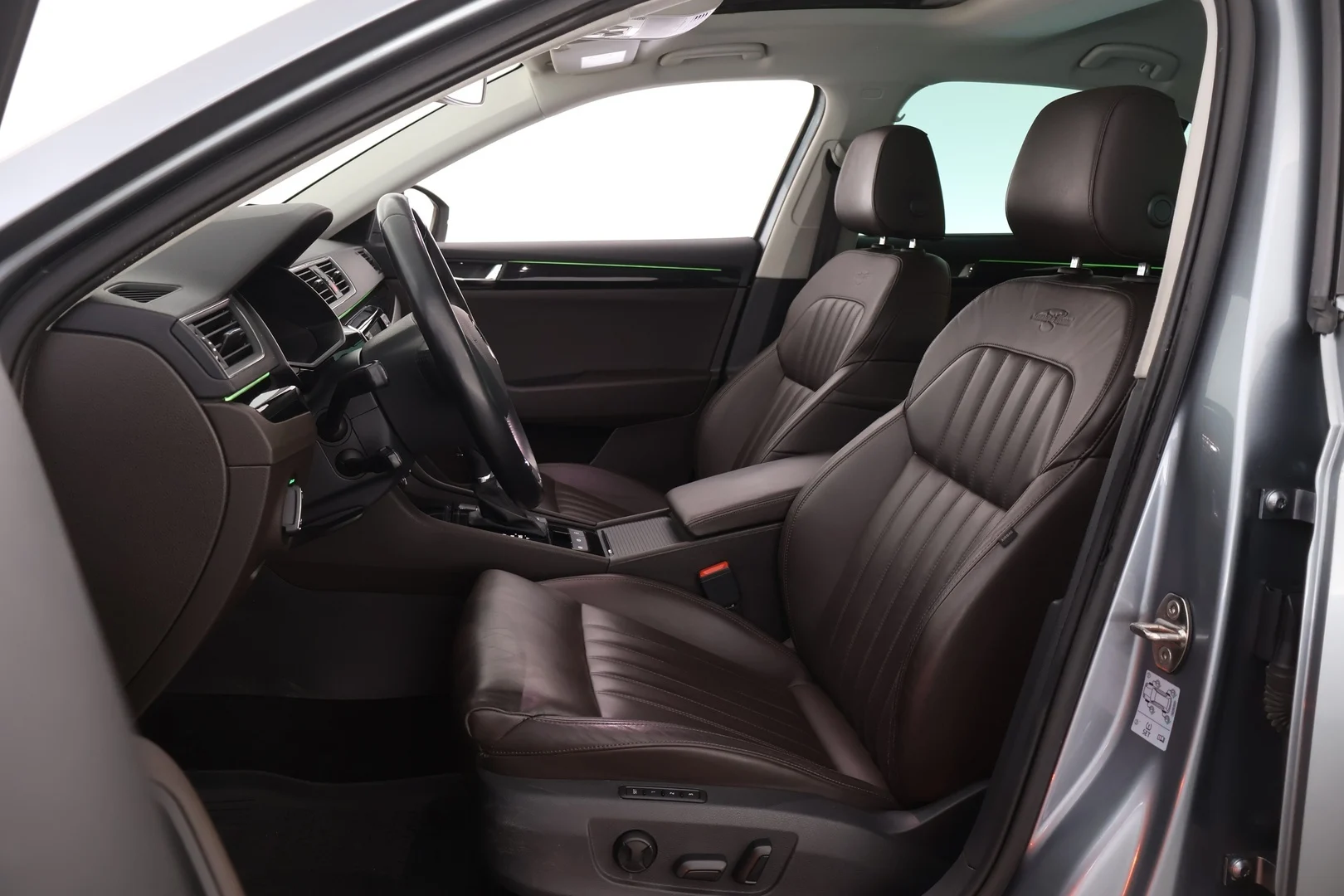 Car Image - 7i1J7vyGF02N9qBxZwgzNO