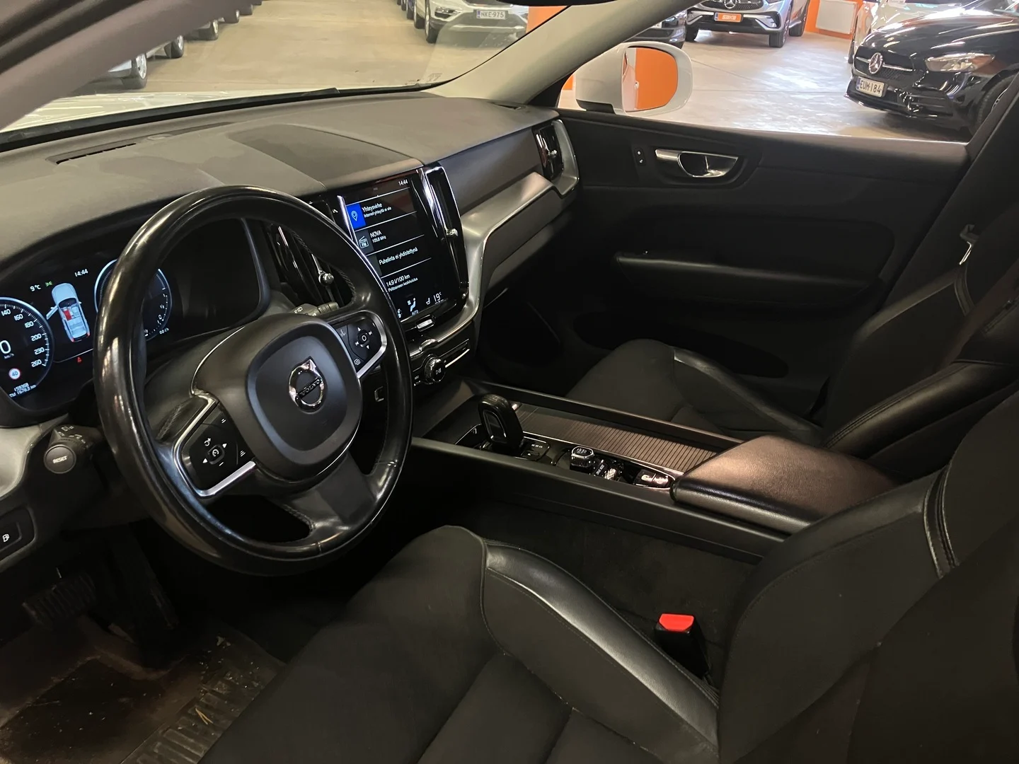 Car Image - 6V4gQ5LFBvfbTGTdqzua6M