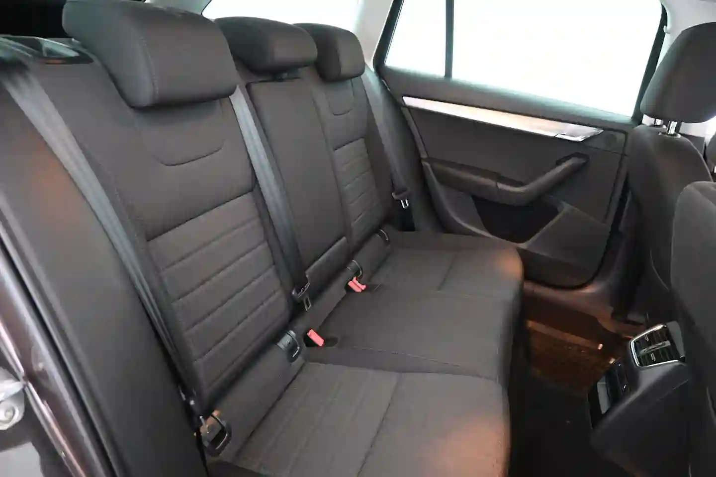 Car Image - 2hztf6uixWny2MhS2VhcAI