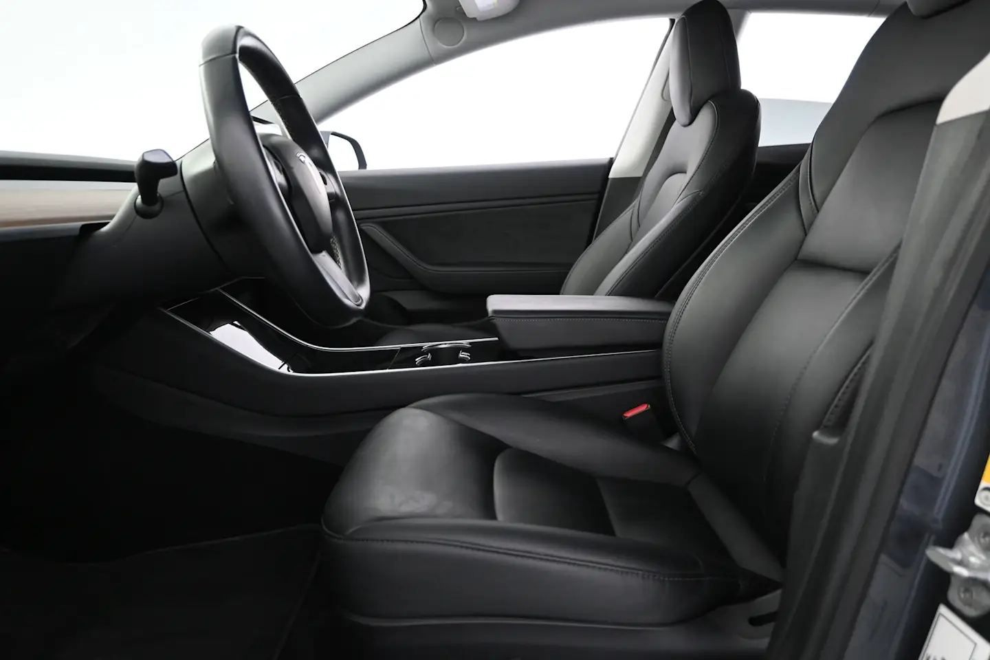 Car Image - 5IYMwvPyF6wq56EtR7H0G1