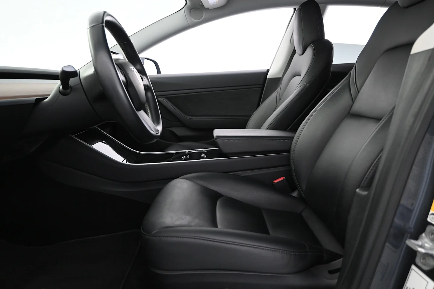 Car Image - 5IYMwvPyF6wq56EtR7H0G1