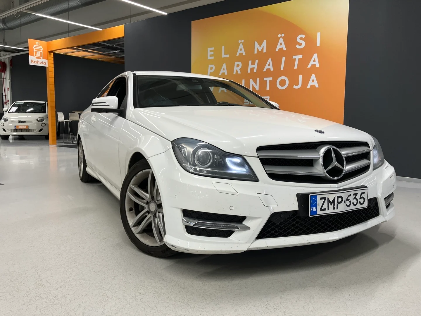 Car Image - EAkPd0qhx4gAwRq6rJtTH