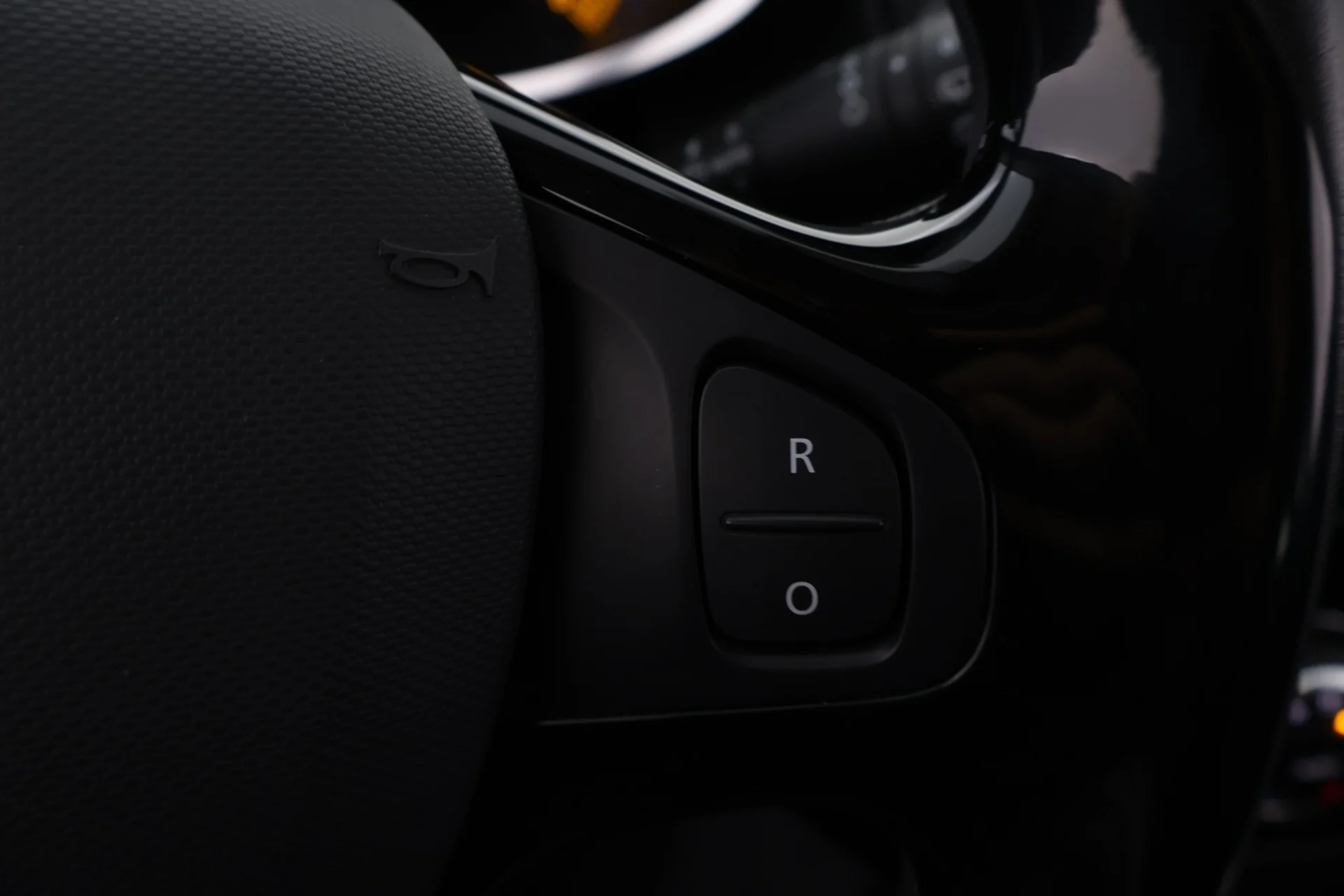 Car Image - 1KbG6rAYnoddXTHEFgBUAQ