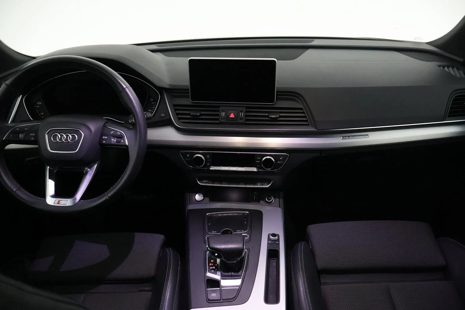 Car Image - plHtt7hbyEsMz7iPmHwXM