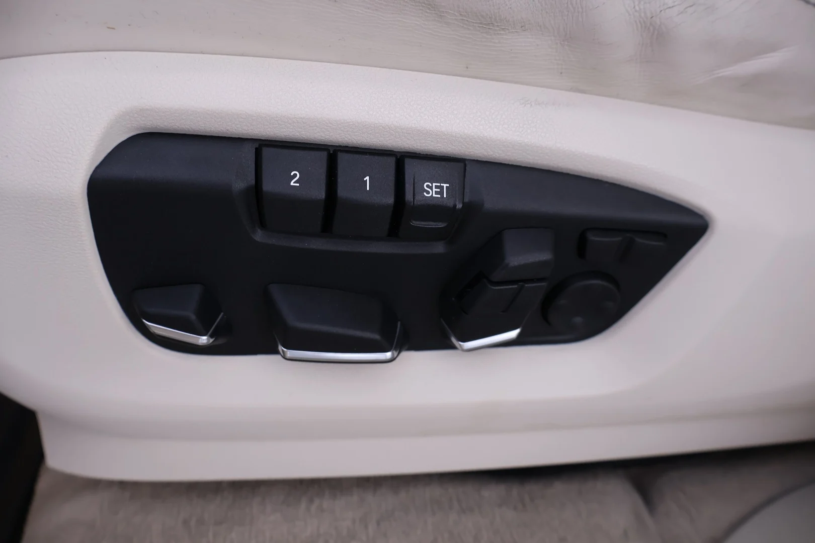 Car Image - 3t36D7hO4AvqoRnwVr7u9b