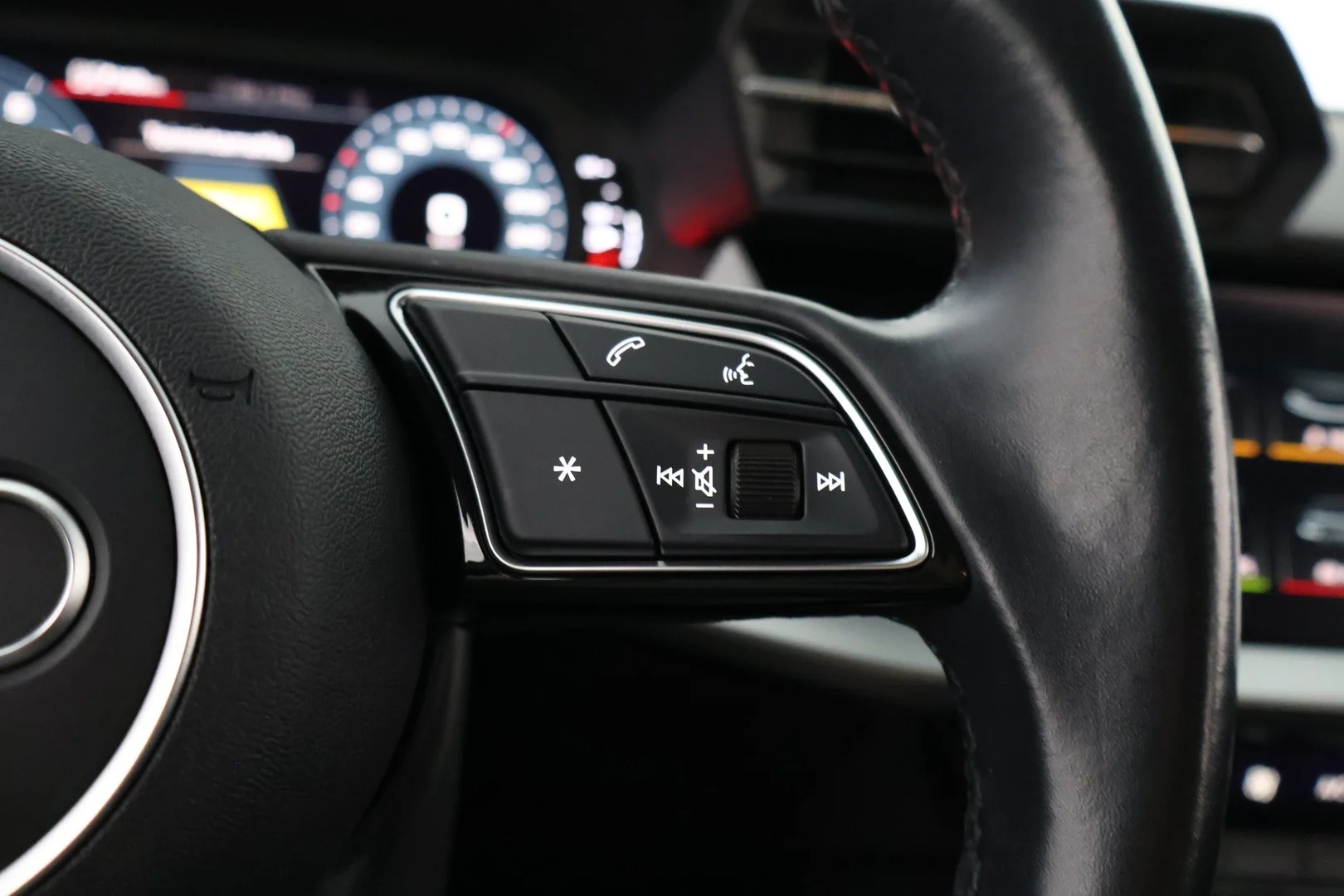 Car Image - jdtcE67d9500BdTKMjMyG