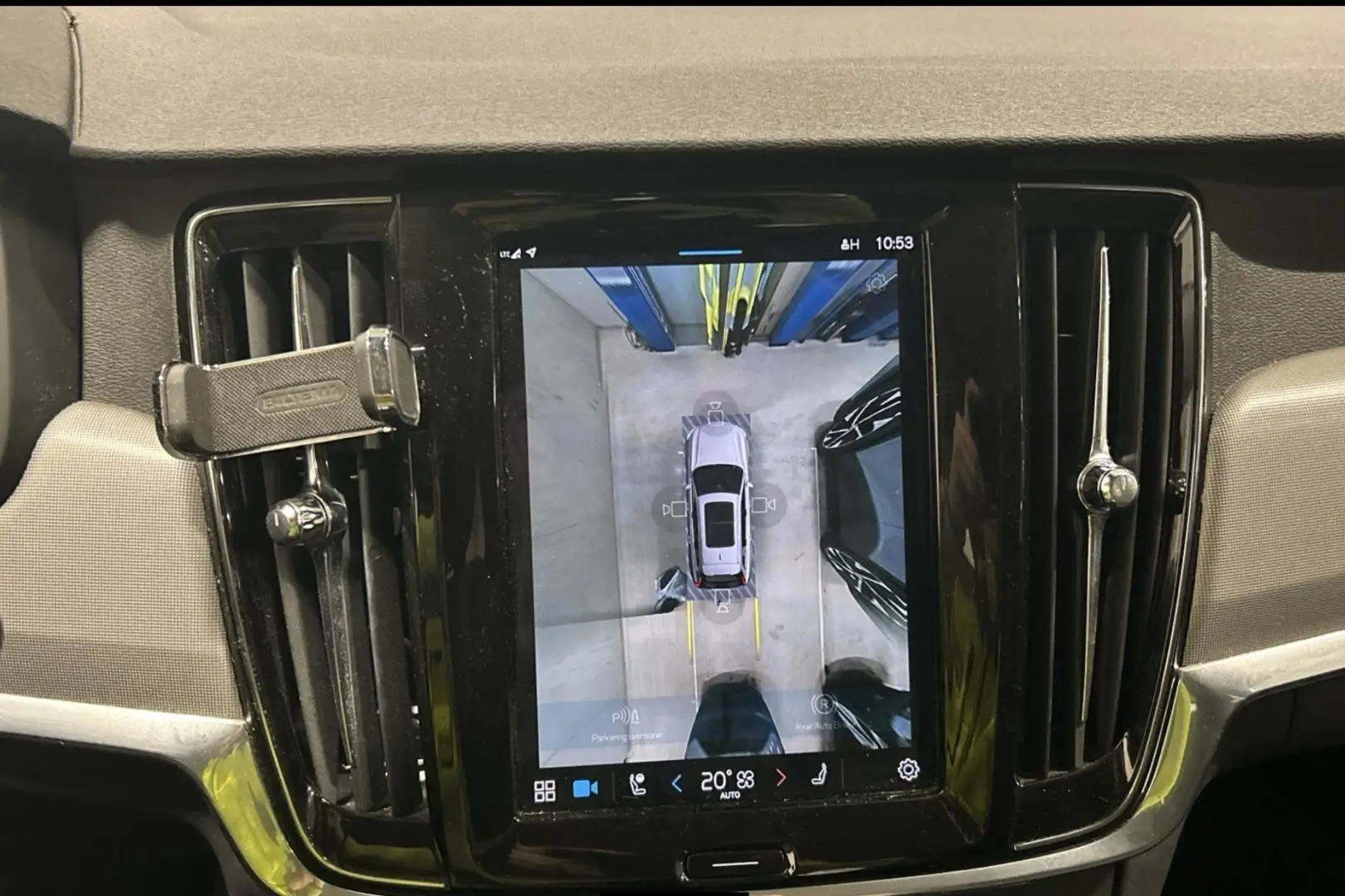 Car Image - VWU8aIOG1NWWgBgyRcGM9