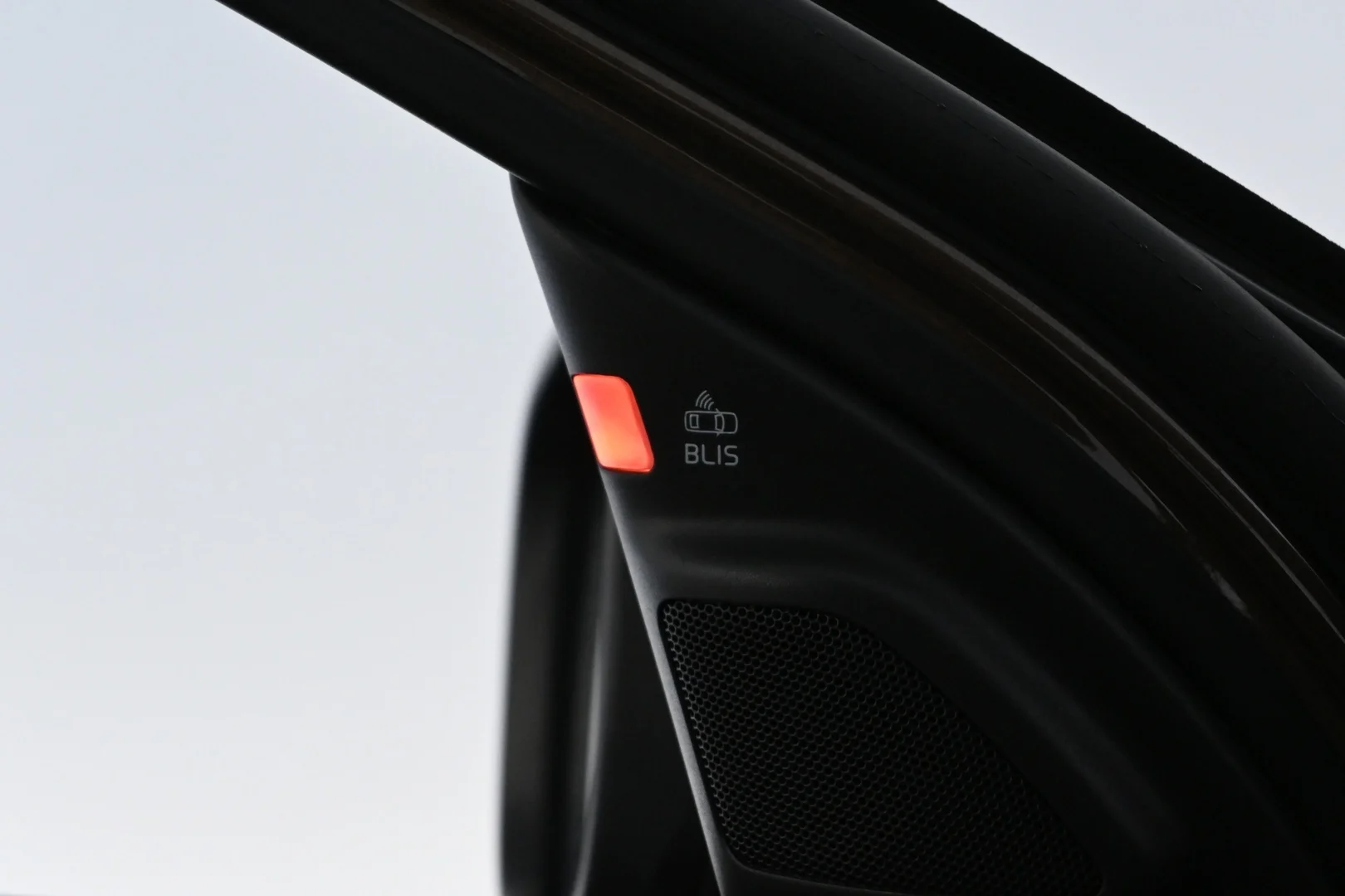 Car Image - 3mNiNTfP2GxawDgCaOcXdj