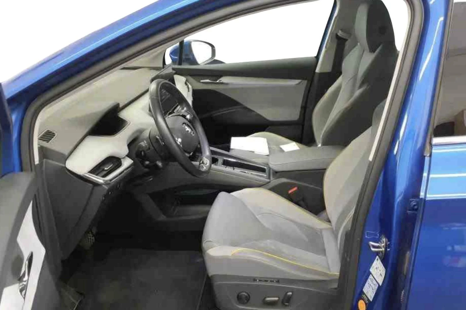 Car Image - 2hudxI9XyN1NttOlt3C8jj