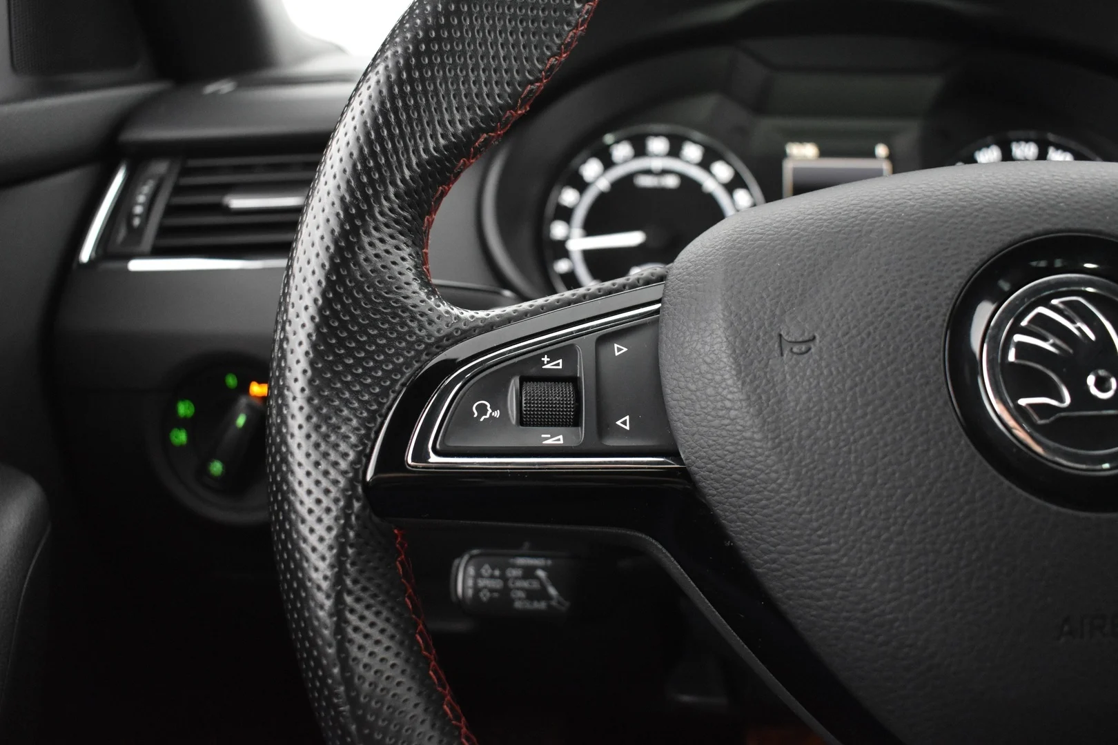 Car Image - hiX4PAiyeqBdmCyZ3uWP9